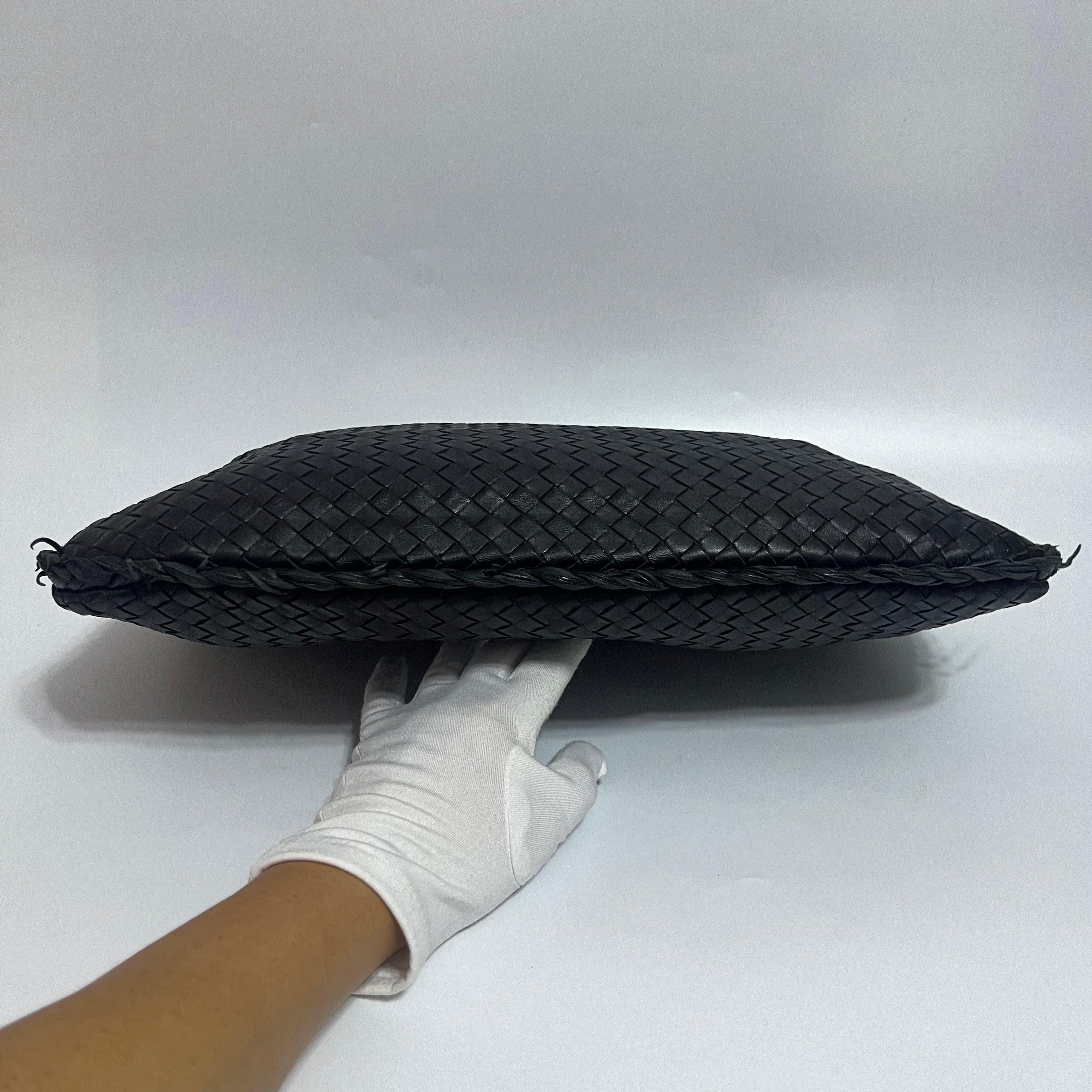 Bottega Veneta Bolso Hobo Intrecciato Piel Negro Mediano 47cm en Bueno estado para la venta en AUBERVILLIERS, FR