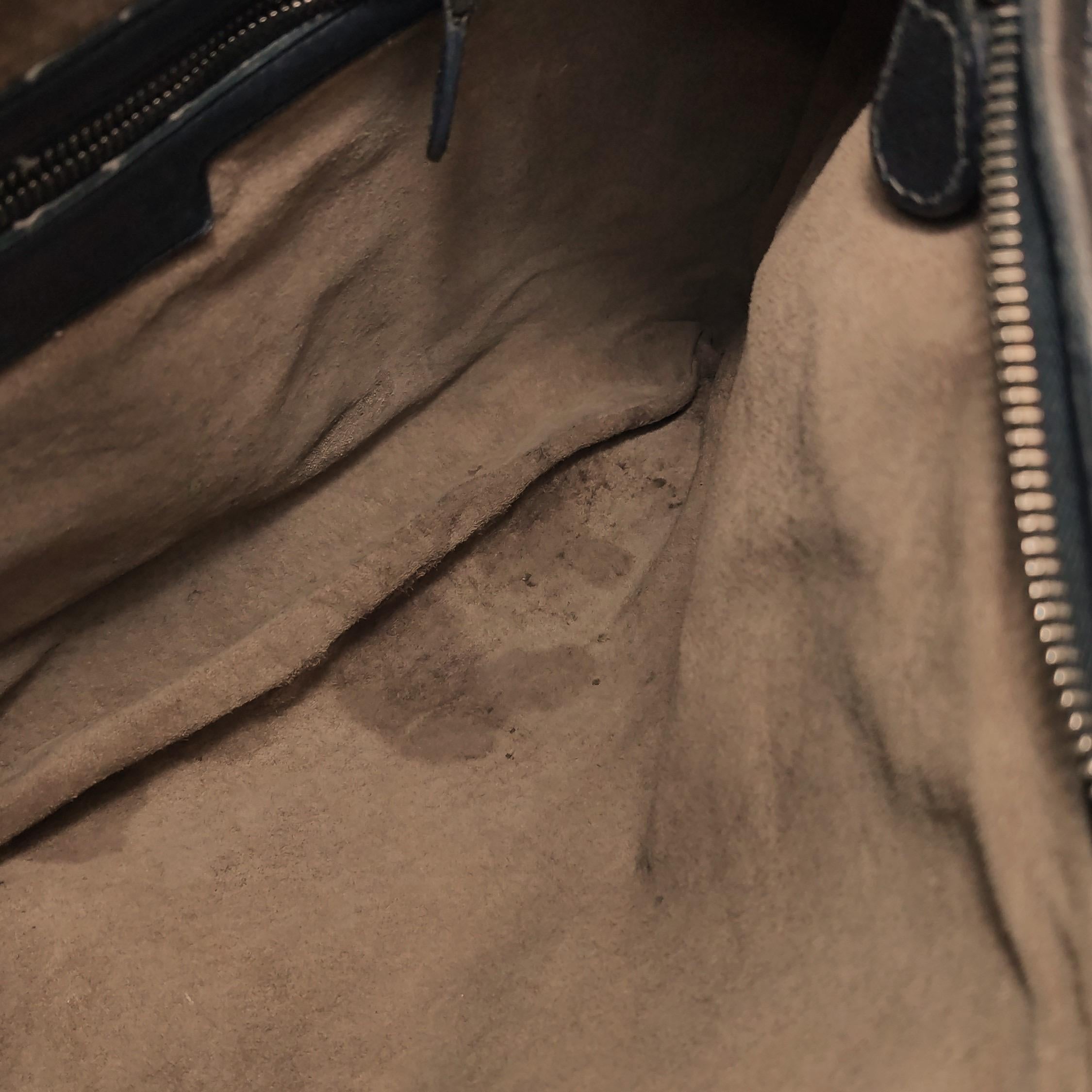 Bottega Veneta Intrecciato Hobo Bag Medium in pelle nera con borchie in metallo 40cm in vendita 6