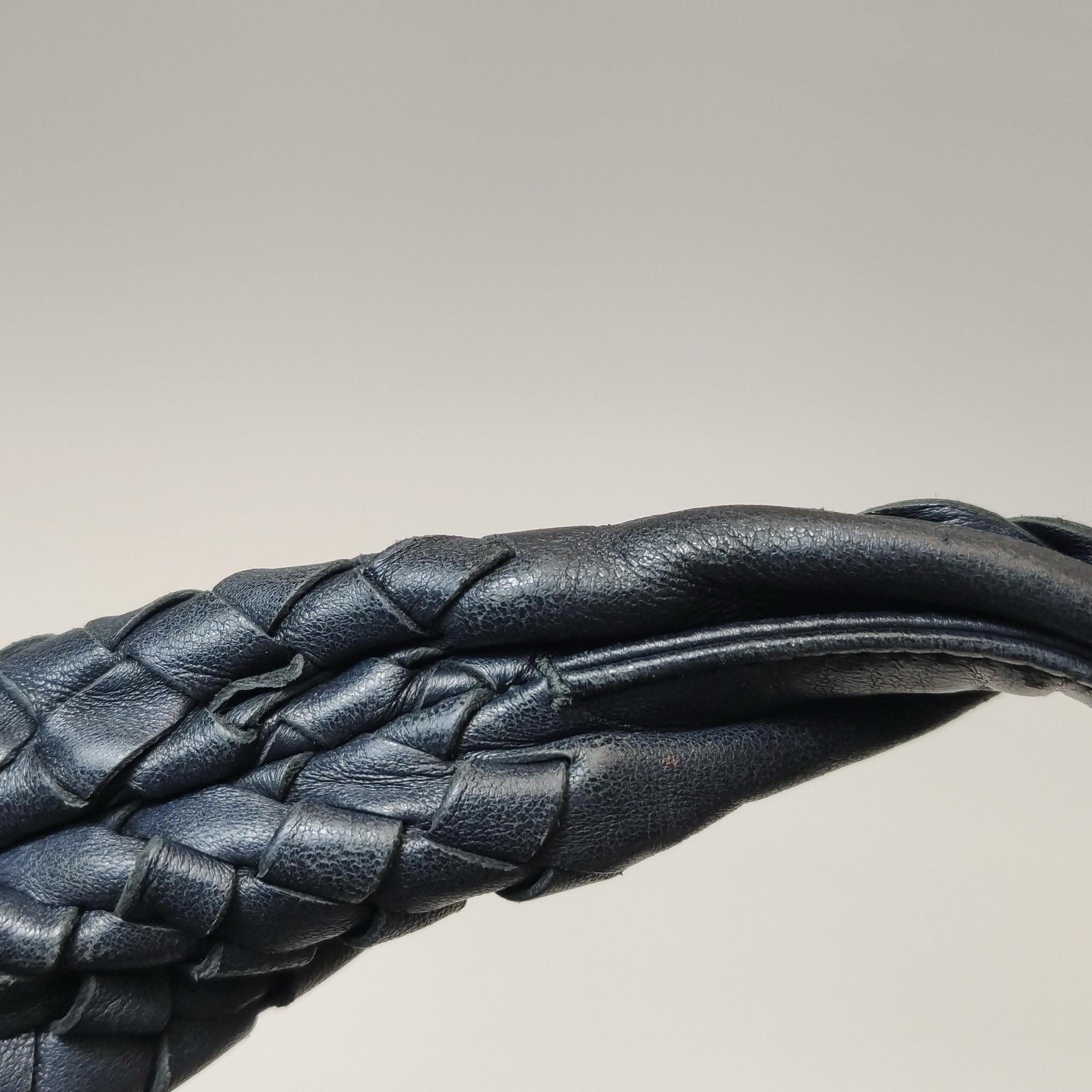 Bottega Veneta Intrecciato Hobo Bag Medium in pelle nera con borchie in metallo 40cm in vendita 14