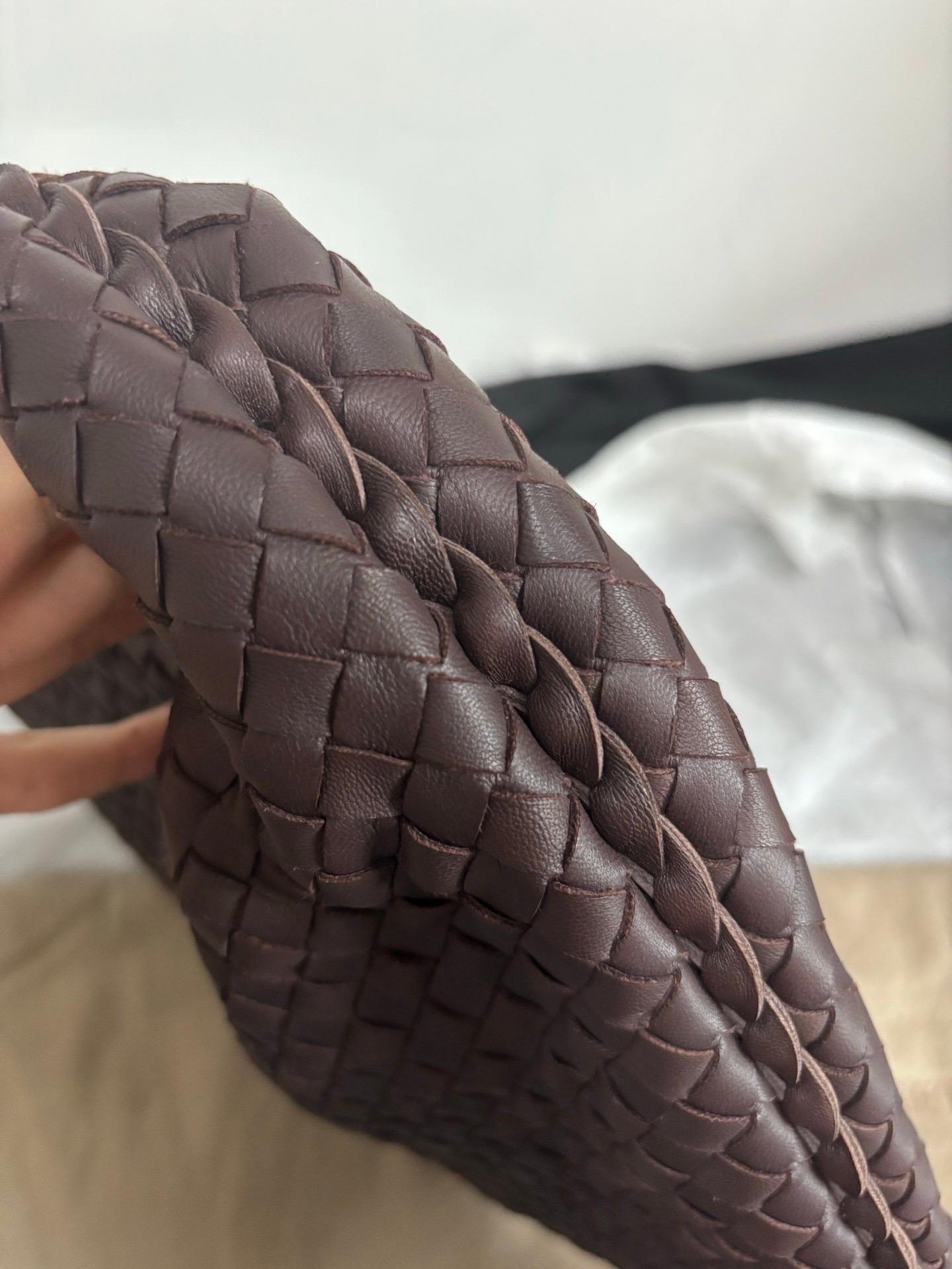 Bottega Veneta Intrecciato Hobo Bag Medium Brown Lambskin leather 40cm 9