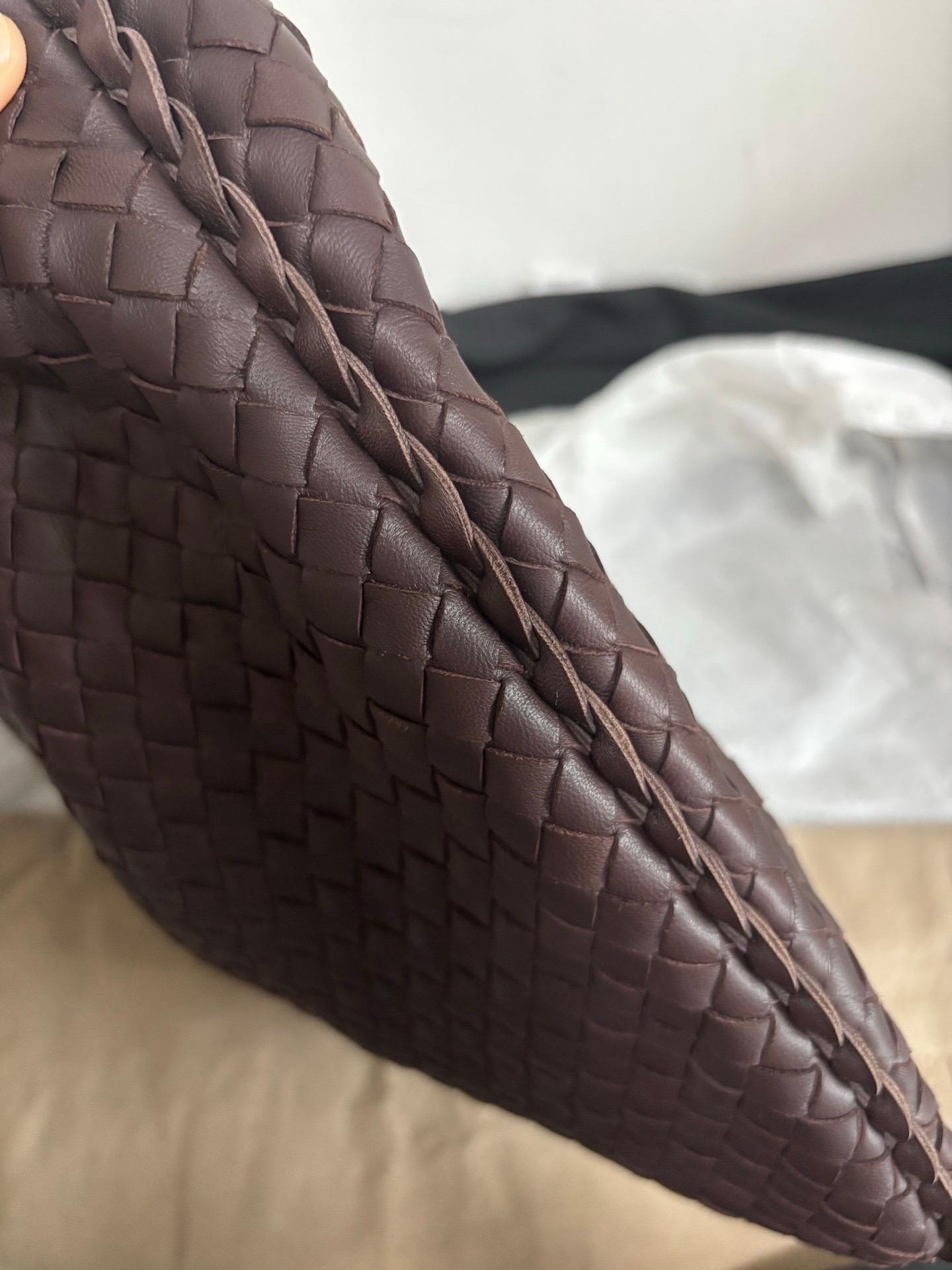 Bottega Veneta Intrecciato Hobo Bag Medium Brown Lambskin leather 40cm 12