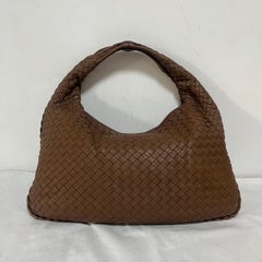 Bottega Veneta Intrecciato Hobo Bag Medium Brown Lambskin leather 40cm