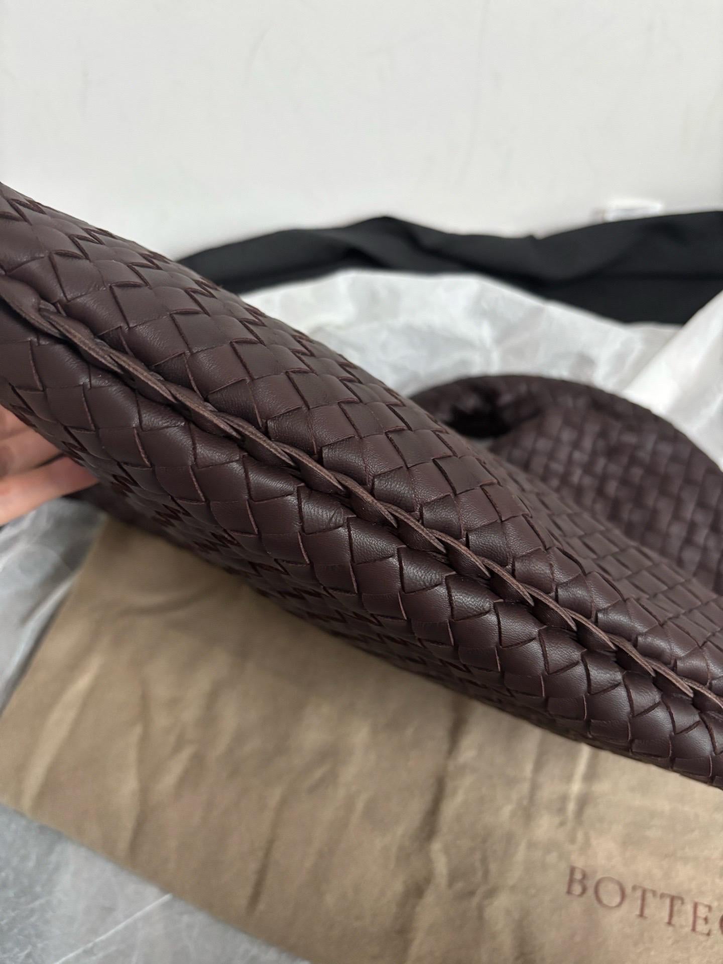 Bottega Veneta Intrecciato Hobo Bag Medium Brown Lambskin leather 40cm 15