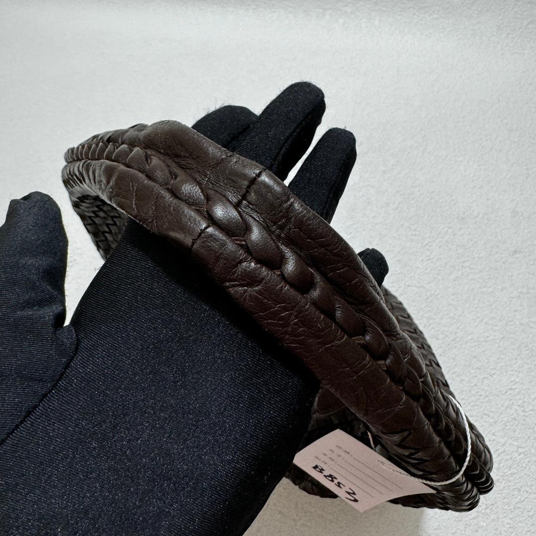 Bottega Veneta Intrecciato Hobo Bag Medium Brown Lambskin leather 40cm In Good Condition In AUBERVILLIERS, FR