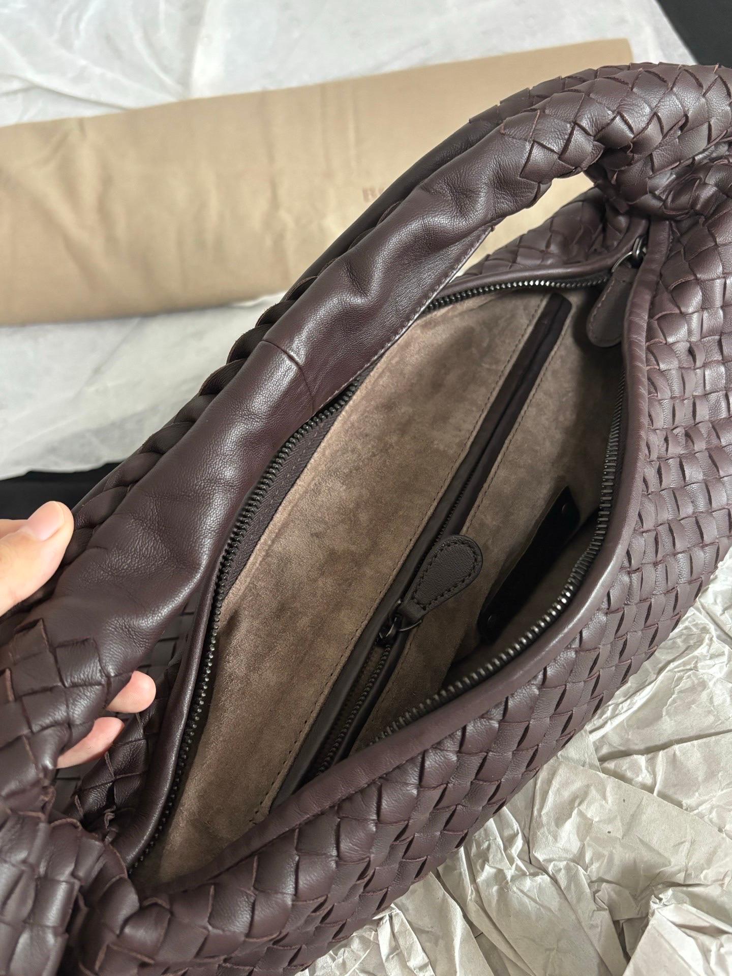 Bottega Veneta Intrecciato Hobo Bag Medium Brown Lambskin leather 40cm 3