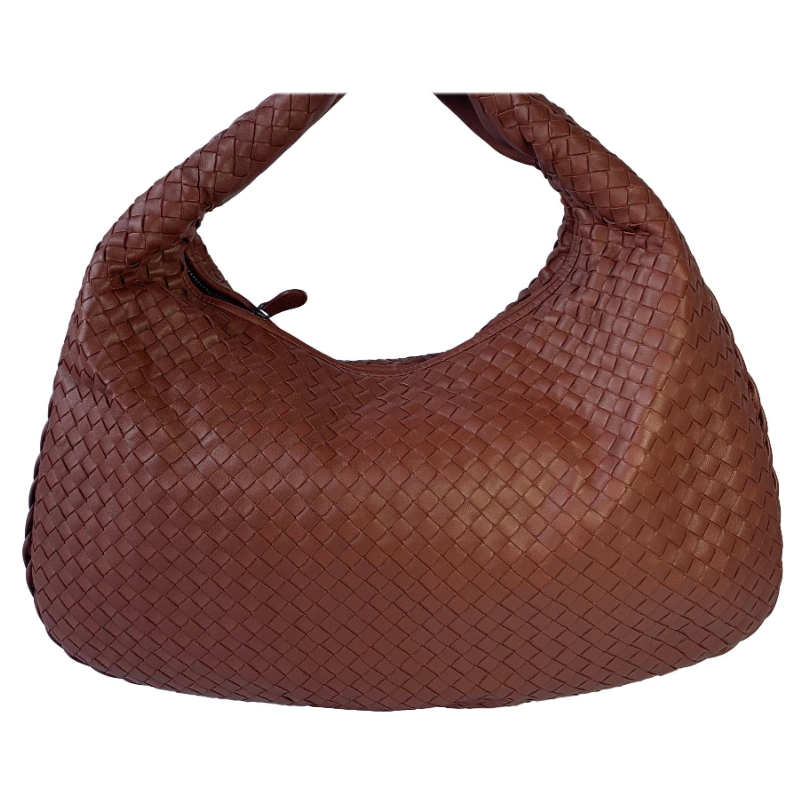 Bottega Veneta Intrecciato Hobo Bag Medium Burgundy Lambskin leather New Design