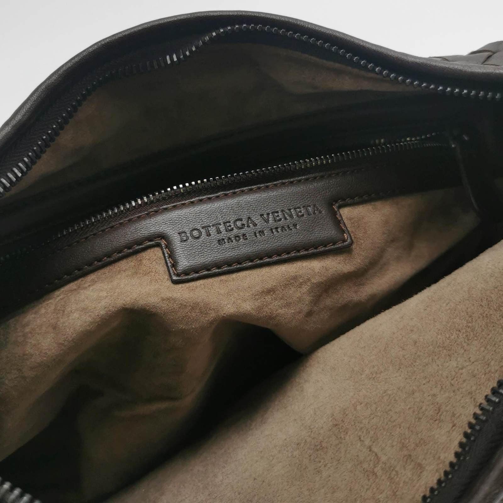 Bottega Veneta Intrecciato Hobo Bag Medium Chocolate Brown Lambskin leather 40cm 2