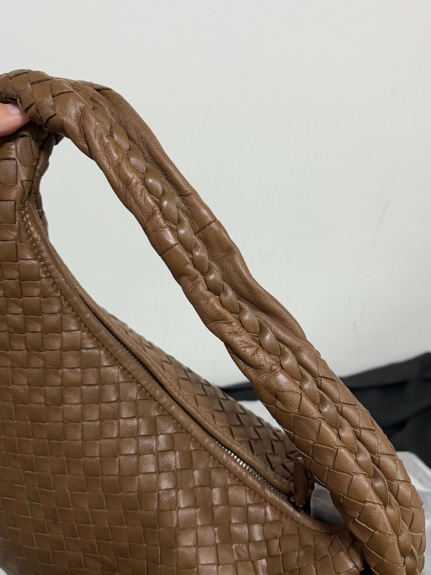 Bottega Veneta Intrecciato Hobo Bag Medium Milk Chocolate Brown 40cm en vente 5