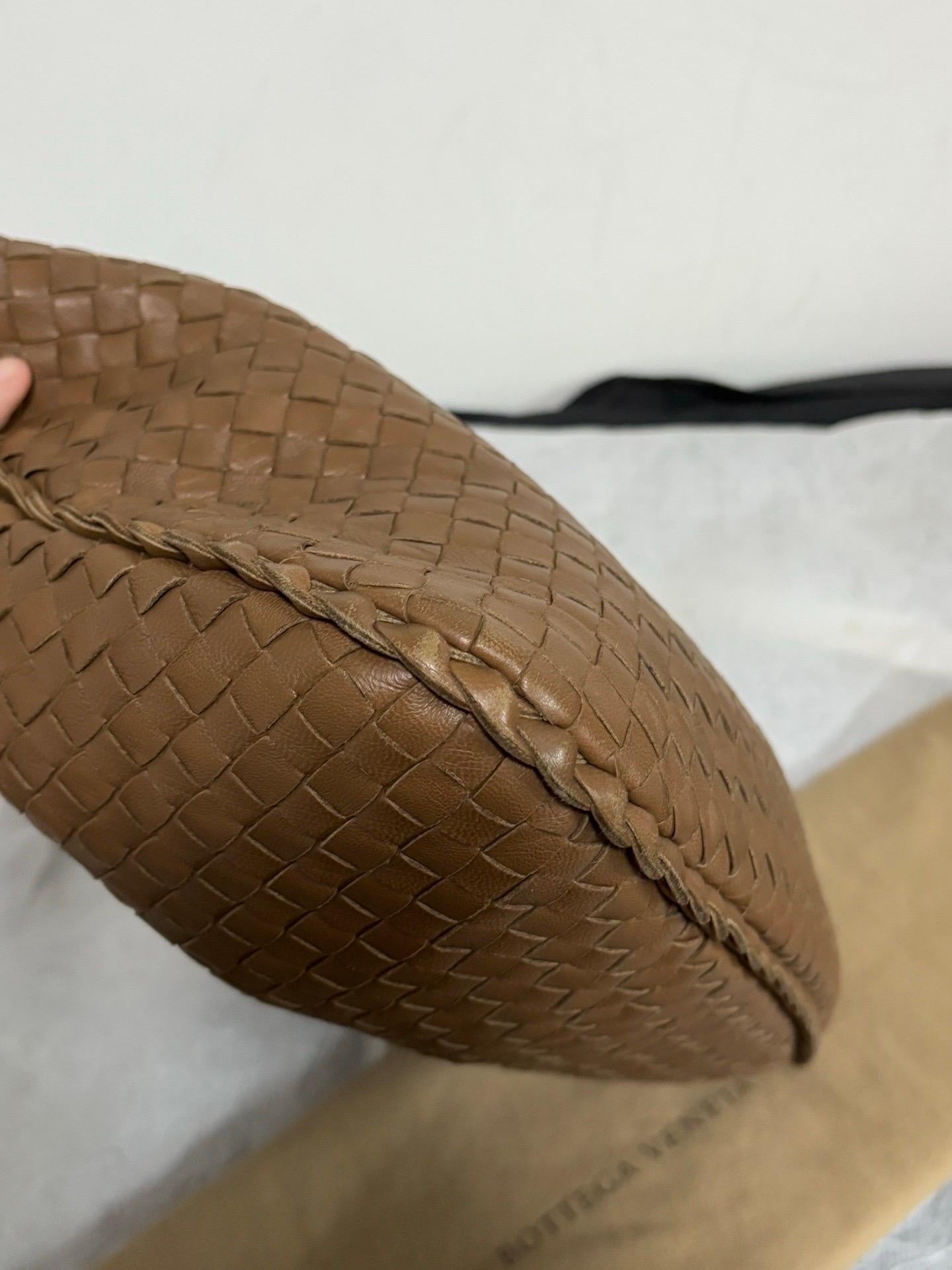 Bottega Veneta Intrecciato Hobo Bag Medium Milk Chocolate Brown 40cm Pour femmes en vente