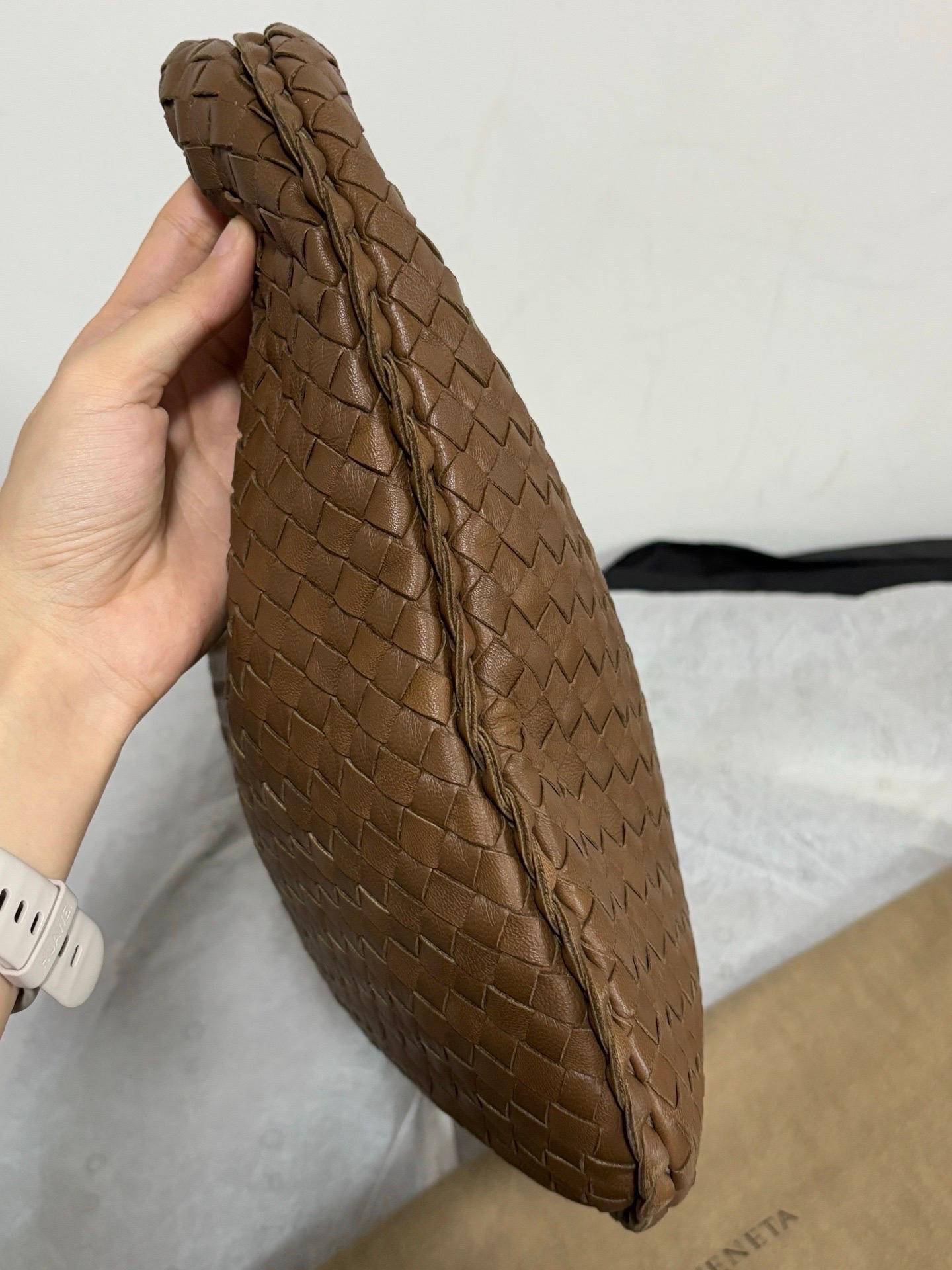 Bottega Veneta Intrecciato Hobo Bag Medium Milk Chocolate Brown 40cm en vente 1
