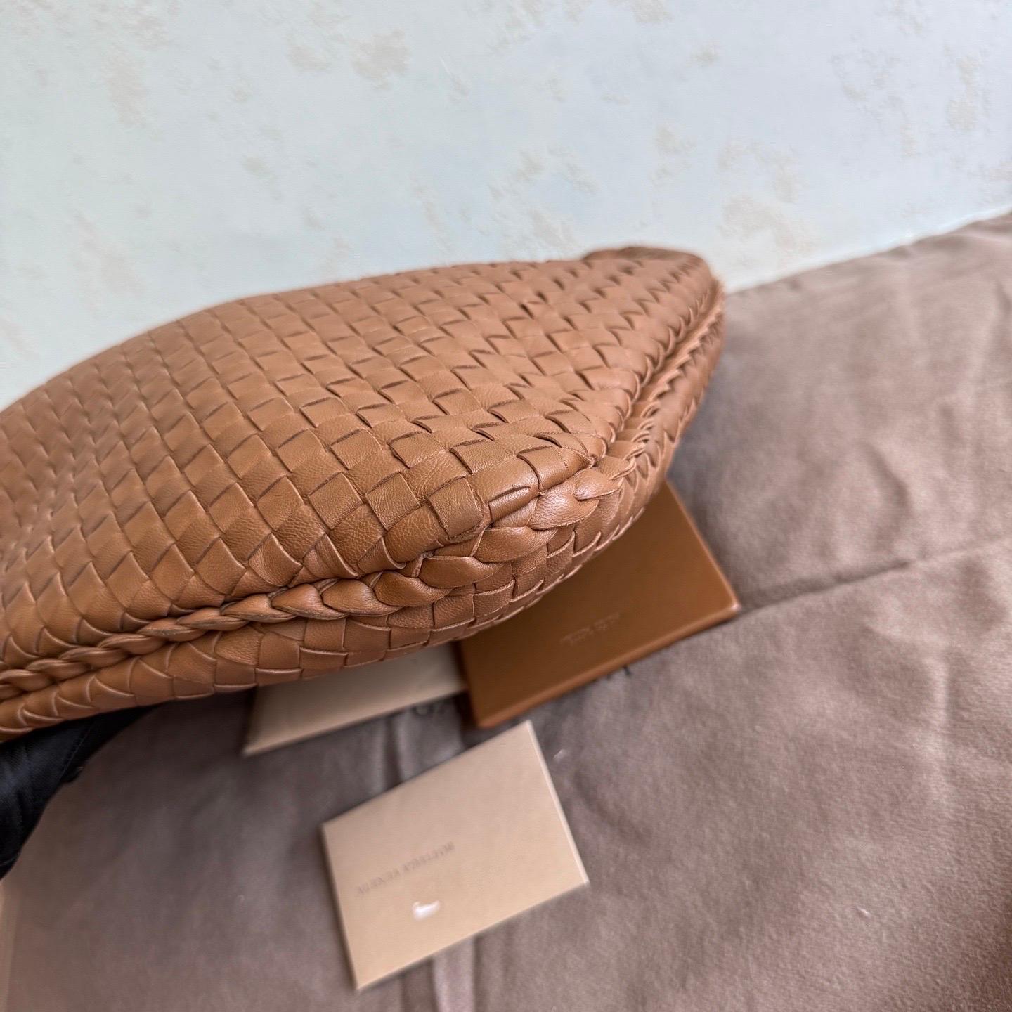 Bottega Veneta Intrecciato Hobo Tasche Medium Milchschokolade Braun Leder 47cm im Angebot 6