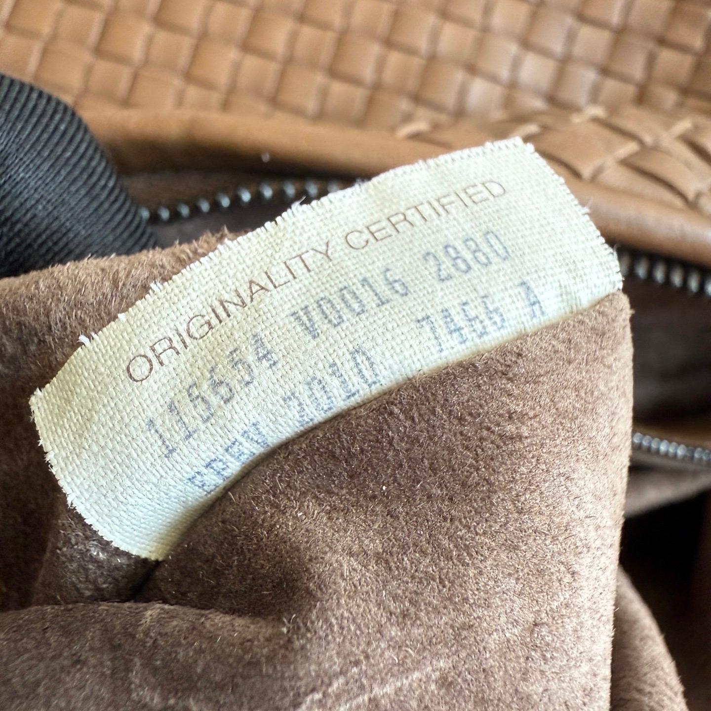 Bottega Veneta Intrecciato Hobo Tasche Medium Milchschokolade Braun Leder 47cm im Angebot 8
