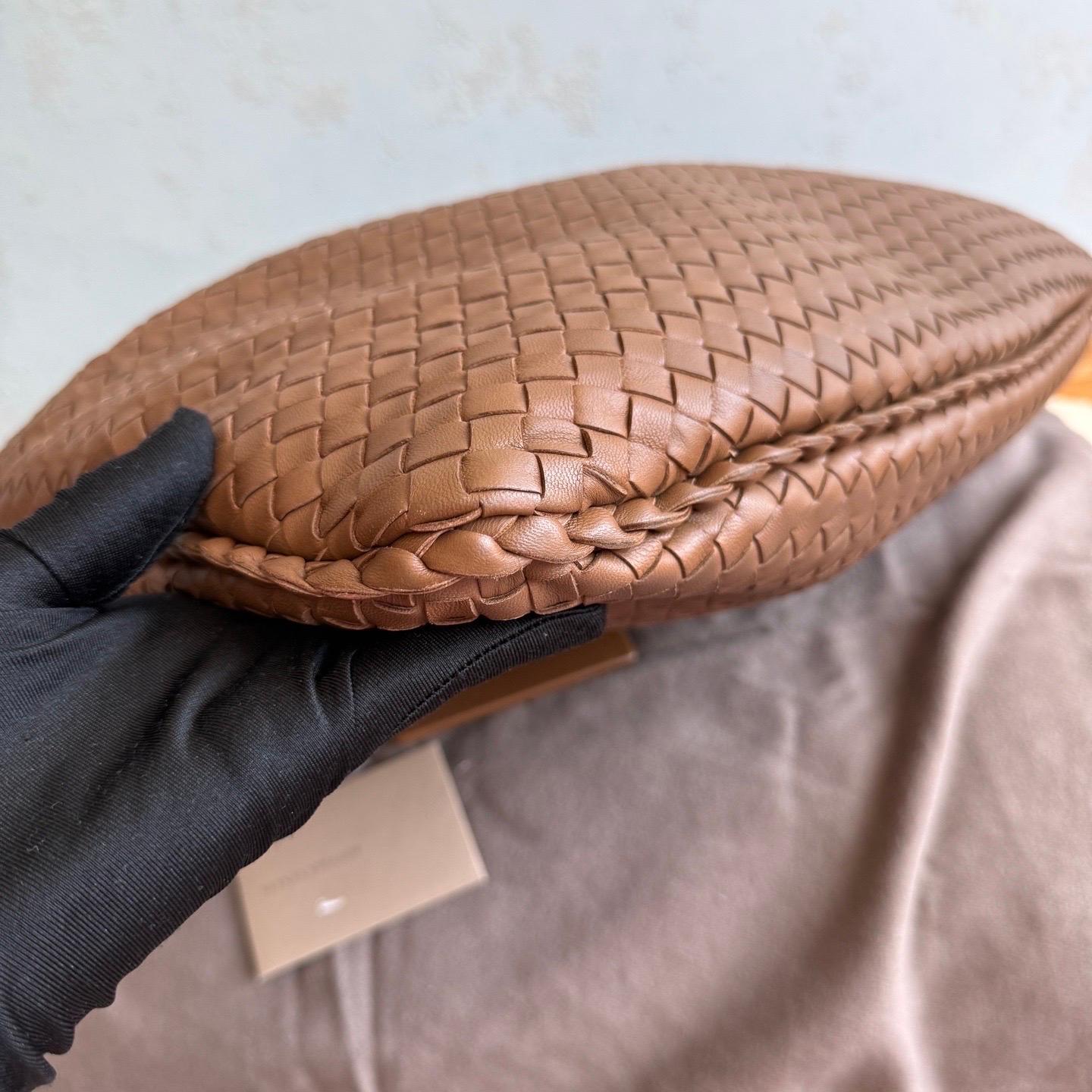 Bottega Veneta Intrecciato Hobo Tasche Medium Milchschokolade Braun Leder 47cm im Angebot 5