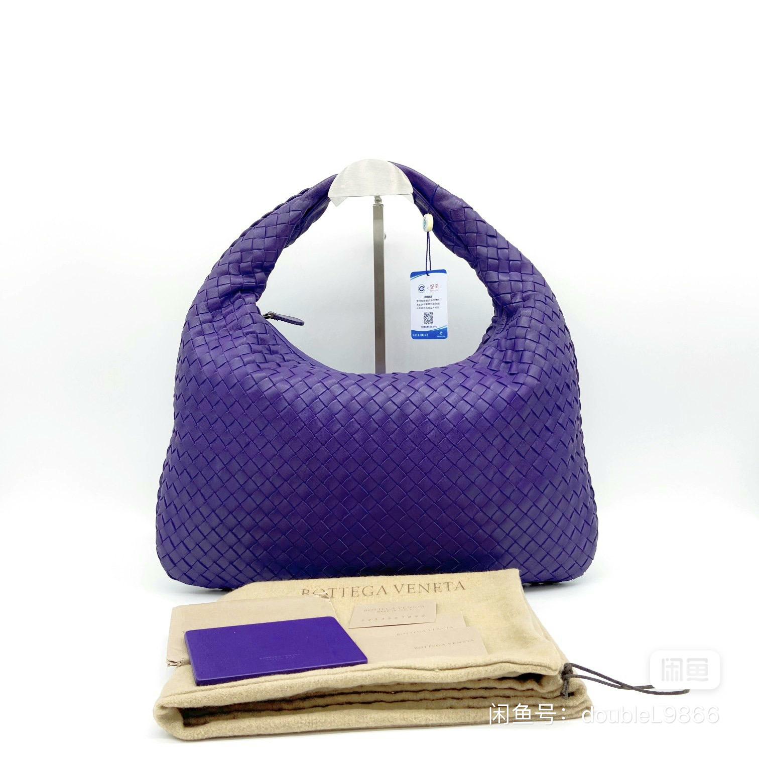 Bottega Veneta Intrecciato Hobo Bag Medium Purple Lambskin leather For Sale 13