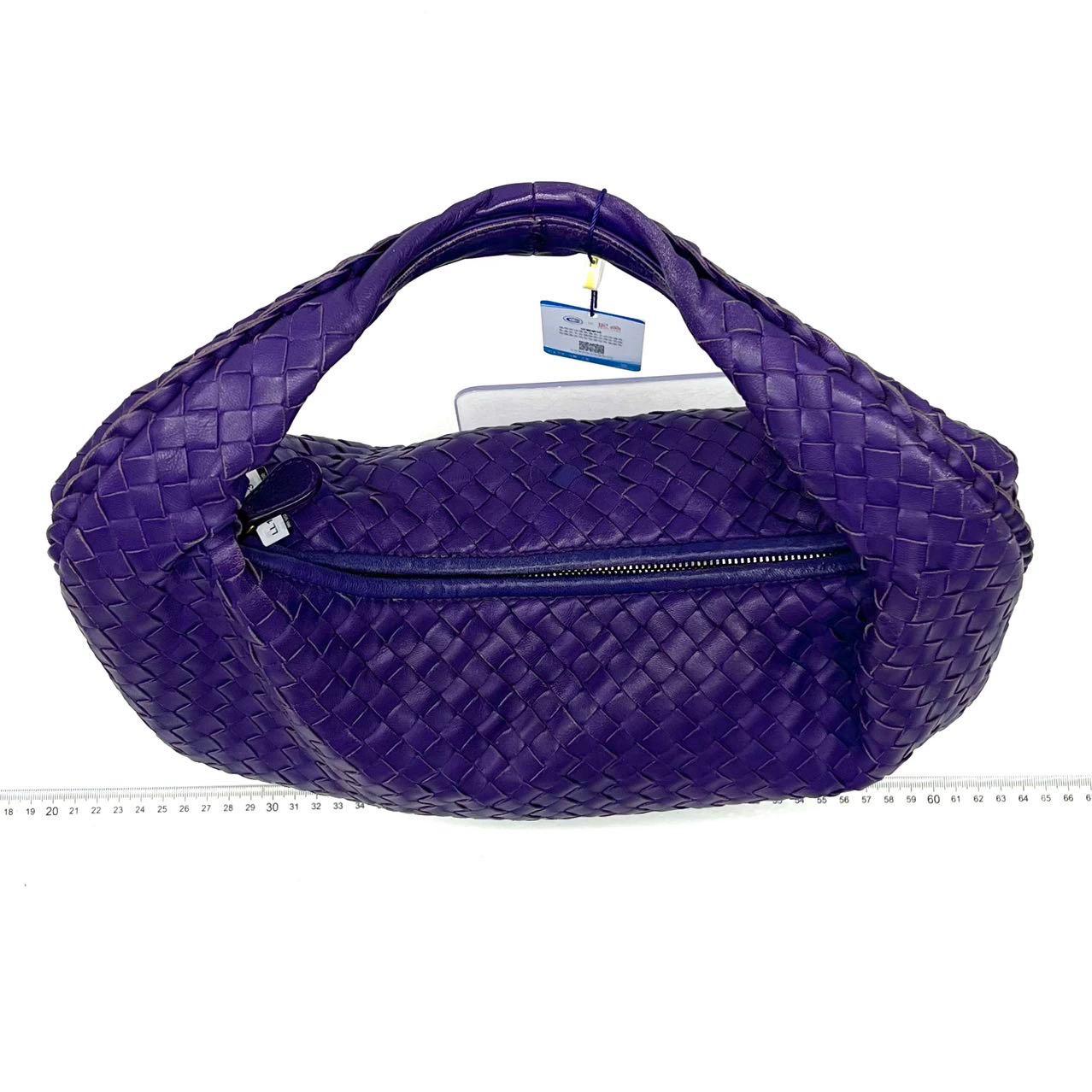 Bottega Veneta Intrecciato Hobo Bag Medium Purple Lambskin leather In Excellent Condition For Sale In AUBERVILLIERS, FR