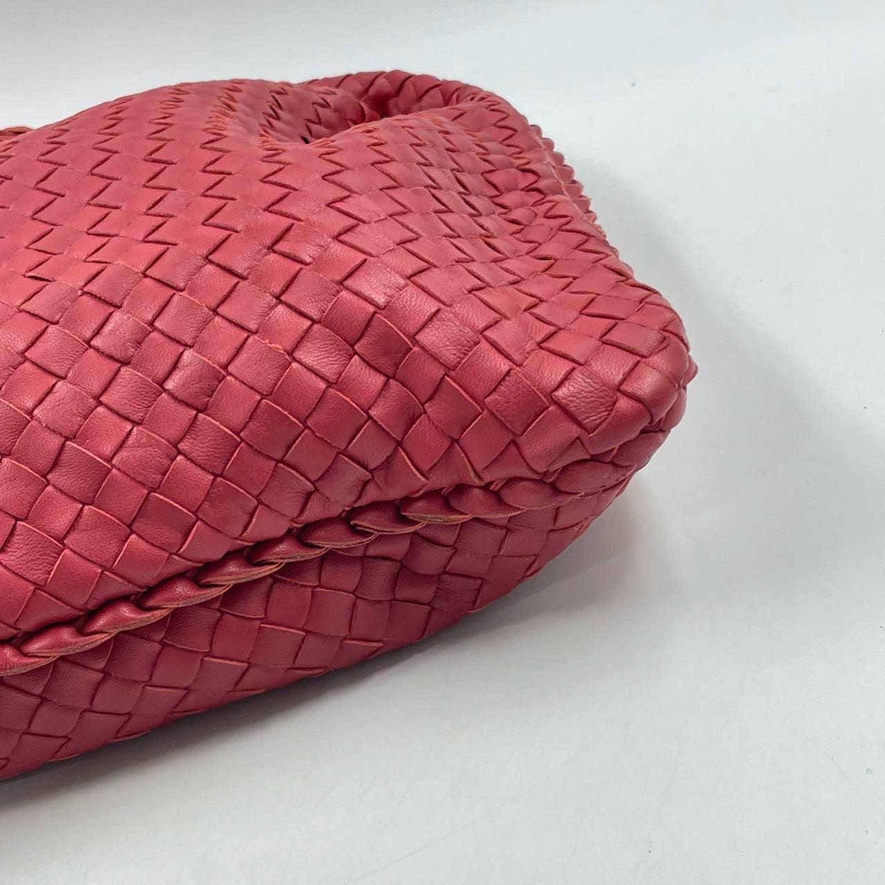 Sac hobo Intrecciato de Bottega Veneta en cuir d'agneau rouge de taille moyenne 48 cm en vente 10