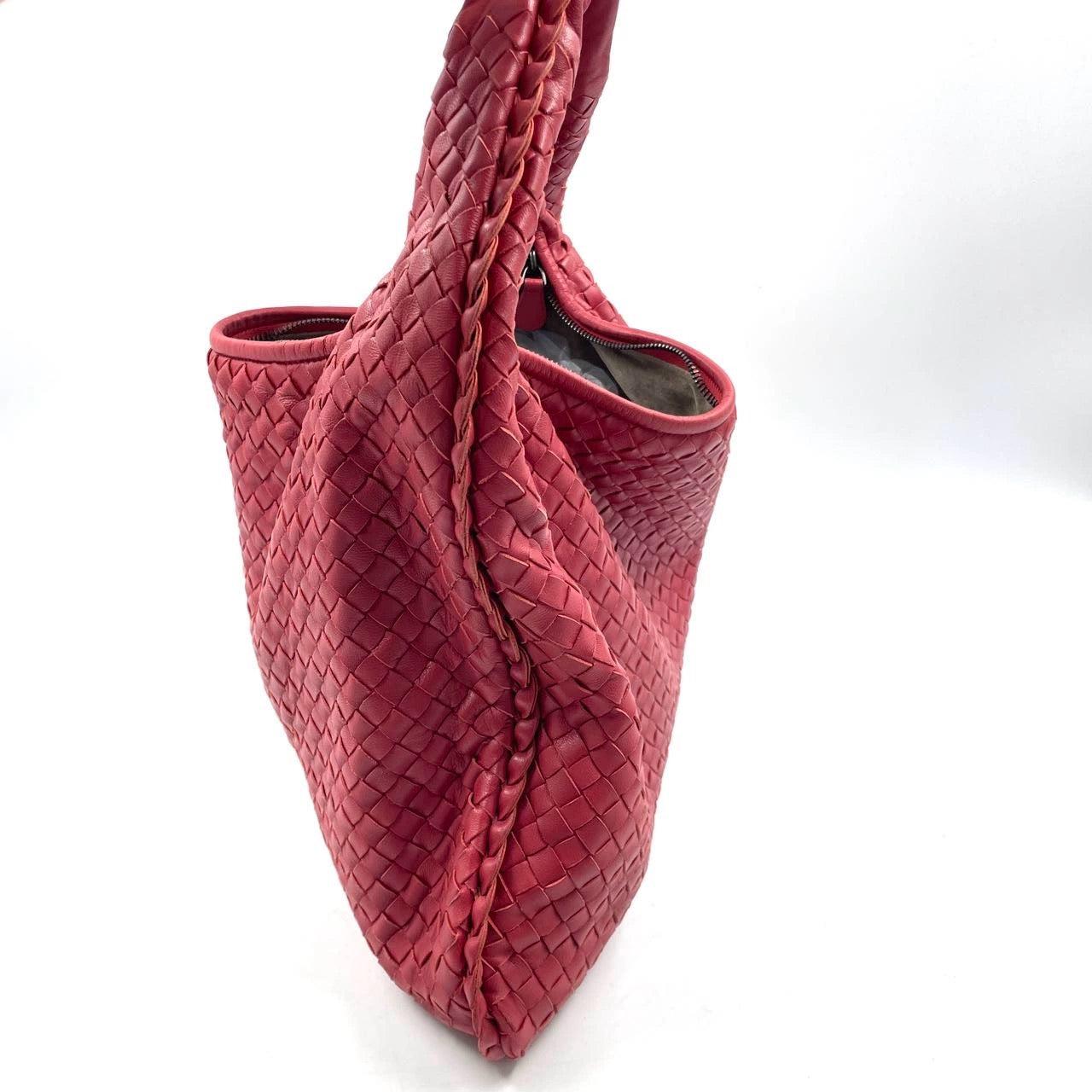 Sac hobo Intrecciato de Bottega Veneta en cuir d'agneau rouge de taille moyenne 48 cm en vente 4