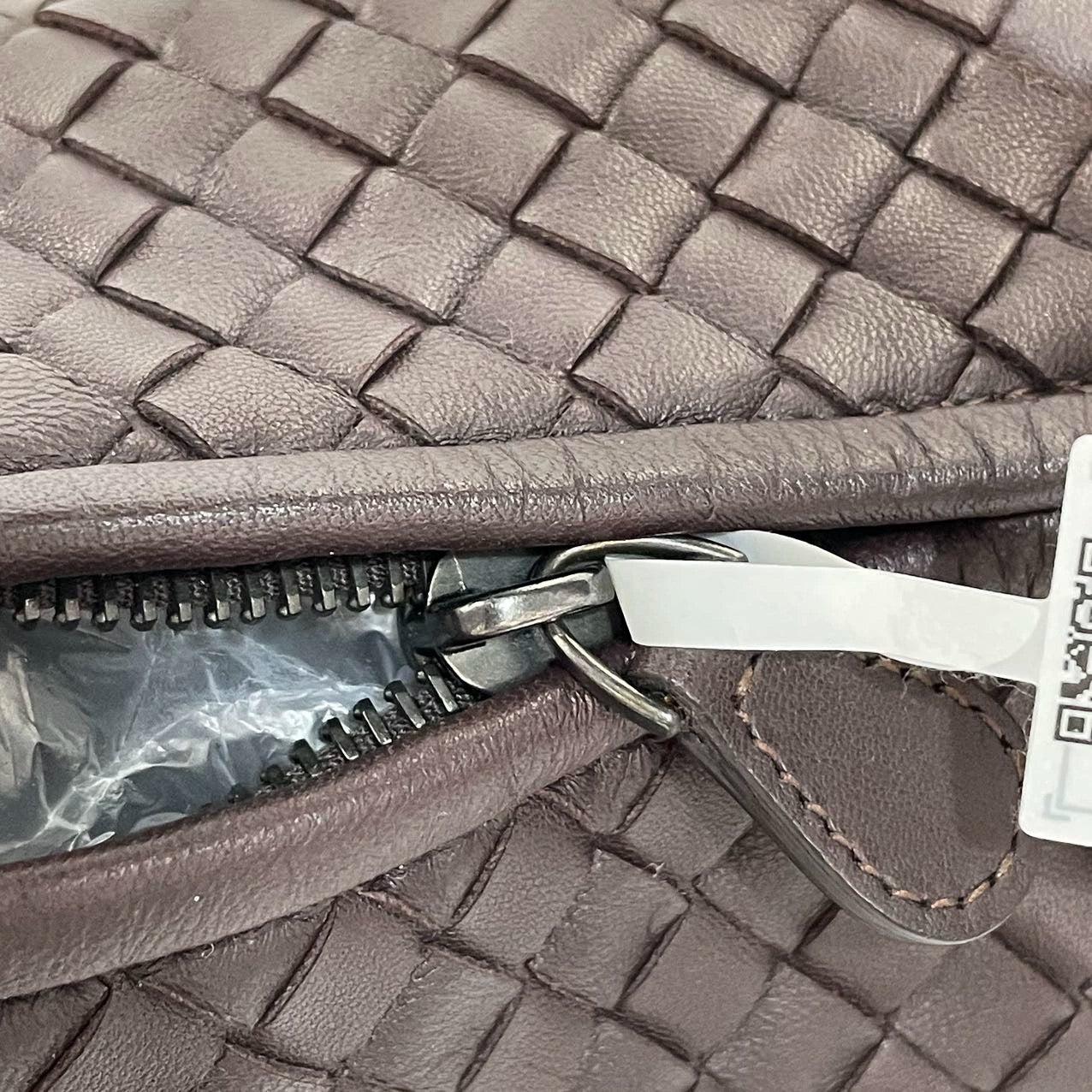 Bottega Veneta Intrecciato Hobo Medium Dark Brown leather with Metal Studs 40cm For Sale 5
