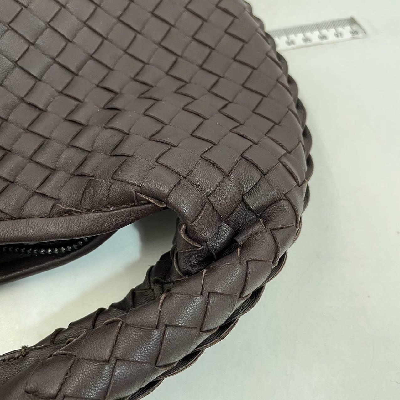 Bottega Veneta Intrecciato Hobo Medium Dark Brown leather with Metal Studs 40cm For Sale 10
