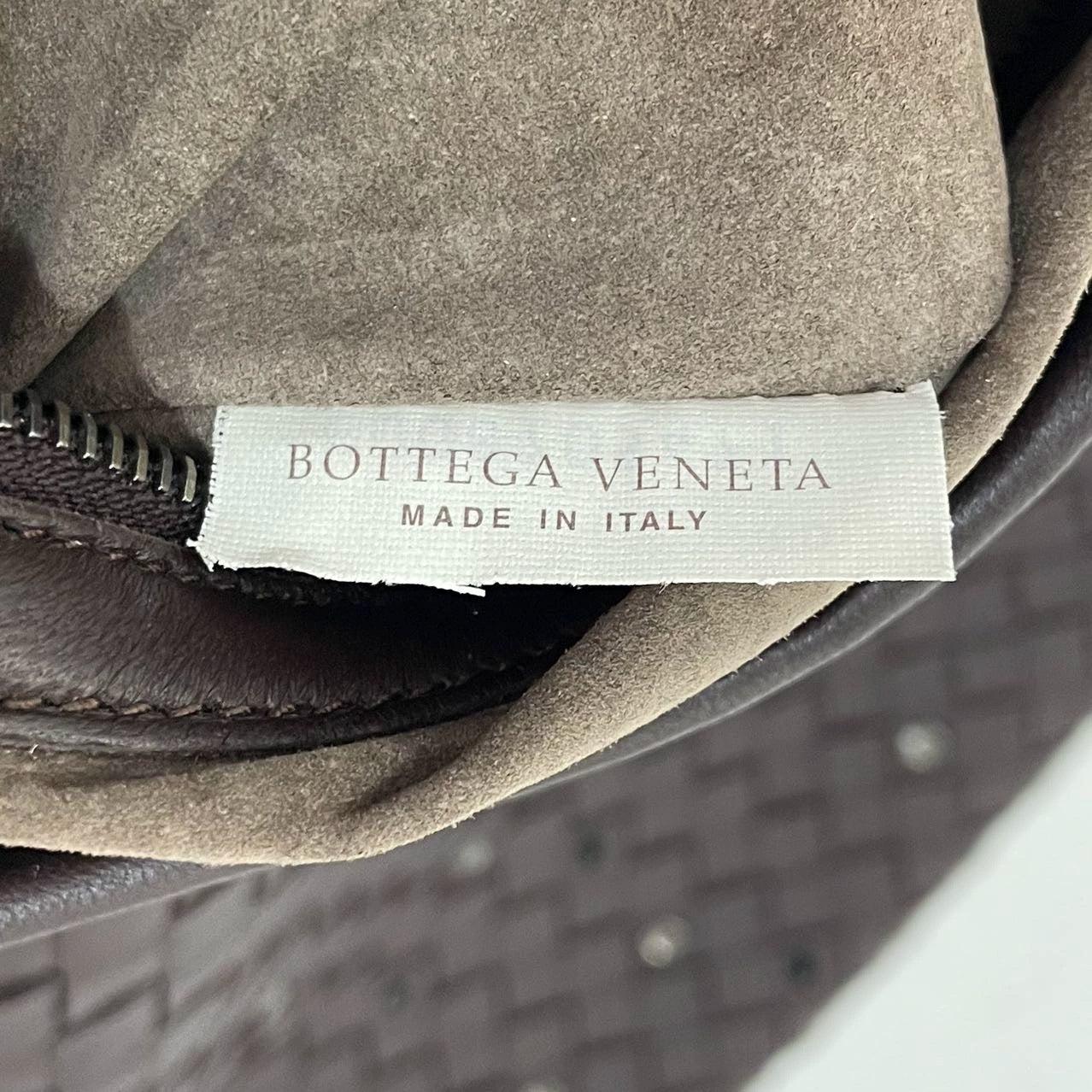 Bottega Veneta Intrecciato Hobo Medium Dark Brown leather with Metal Studs 40cm For Sale 1