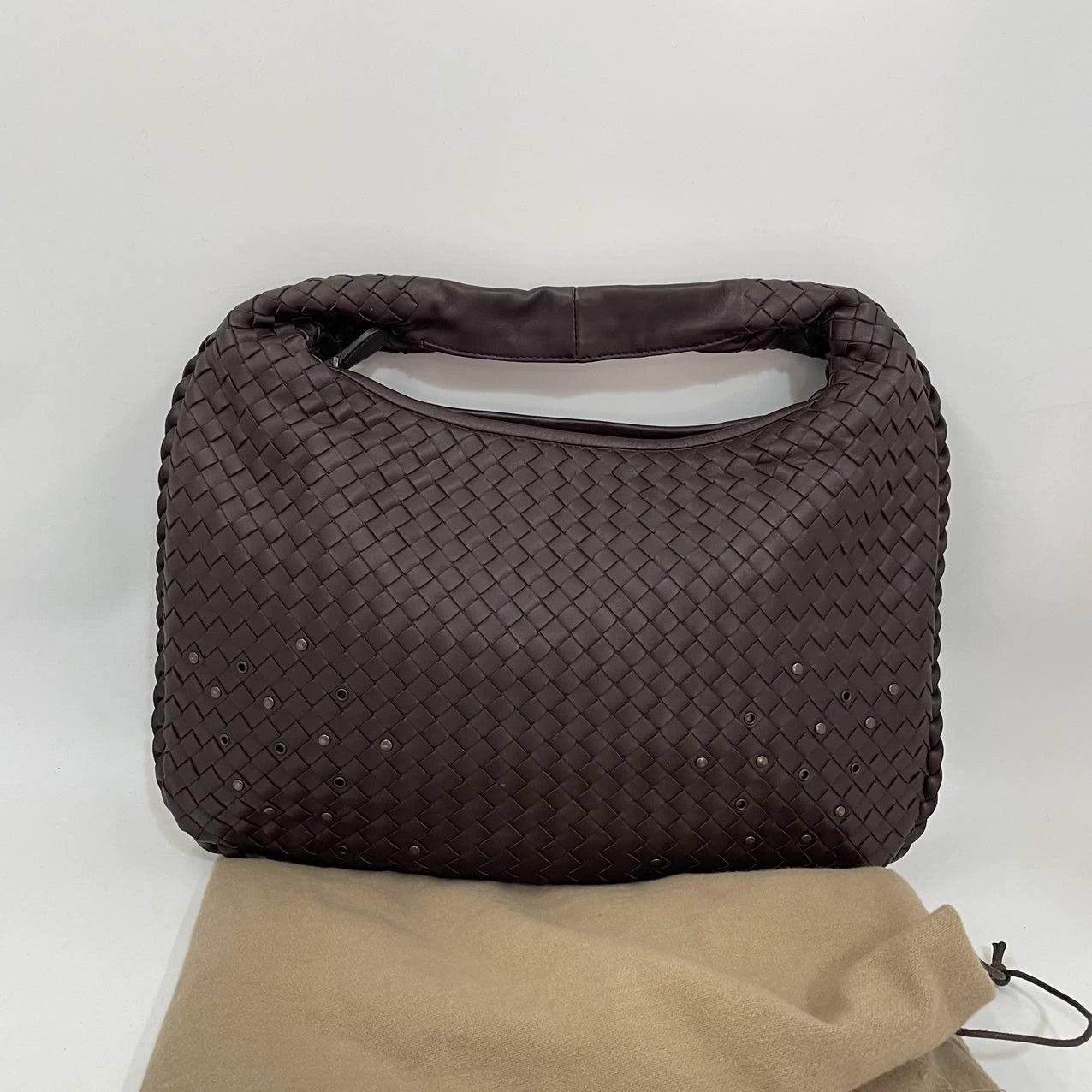 Bottega Veneta Intrecciato Hobo Medium Dark Brown leather with Metal Studs 40cm For Sale 2