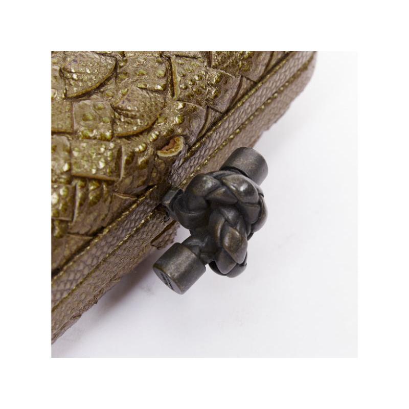 BOTTEGA VENETA Intrecciato Knot Metallic Bronze gewebtes Ayers Leder Box Clutch im Angebot 2