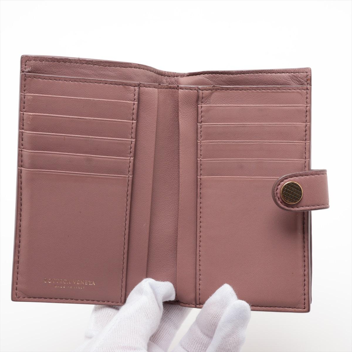 Bottega Veneta Intrecciato Leather Bi fold Medium Wallet In Good Condition In Humacao, PR