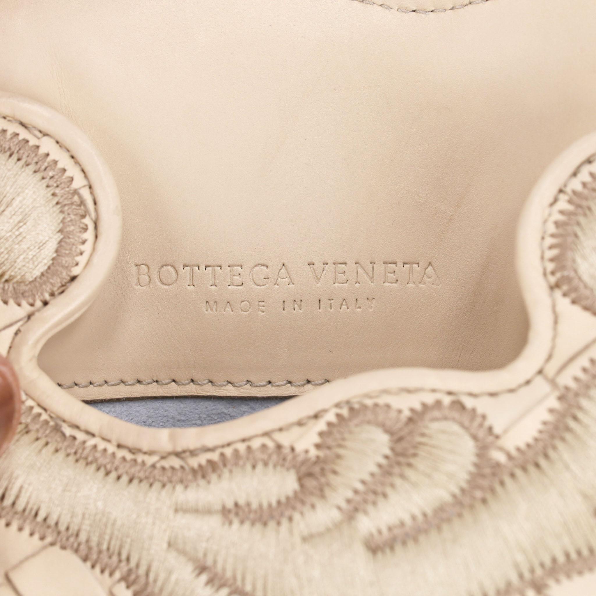 Bottega Veneta Intrecciato Leather Embroidered Trim Tote Bag For Sale 1