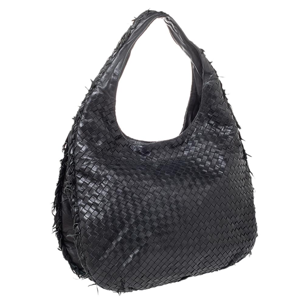 Bottega Veneta Intrecciato Leather  Fringe Large Hobo In Good Condition In Dubai, Al Qouz 2