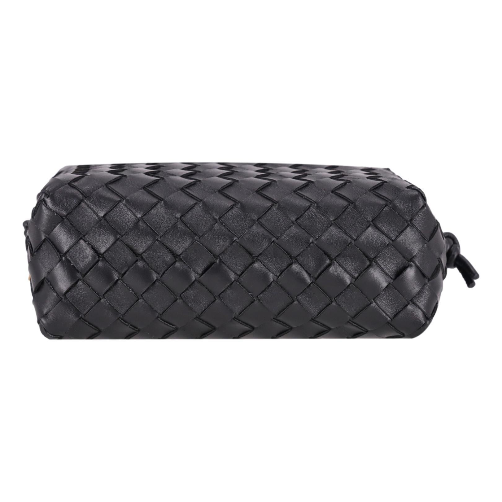 Bottega Veneta Intrecciato Leder Kleine Loop Crossbody Tasche Damen im Angebot
