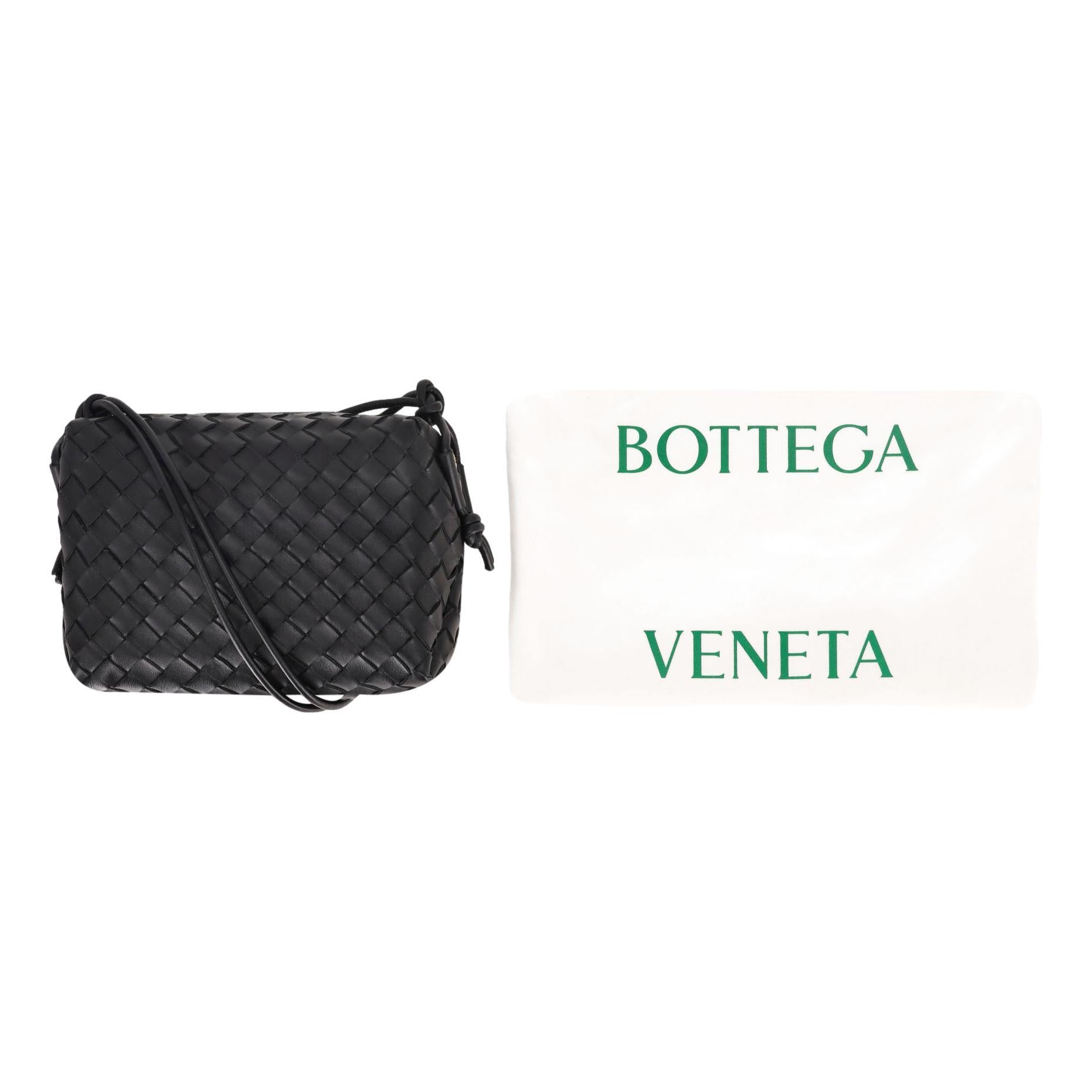Bottega Veneta Intrecciato Leder Kleine Loop Crossbody Tasche im Angebot 2