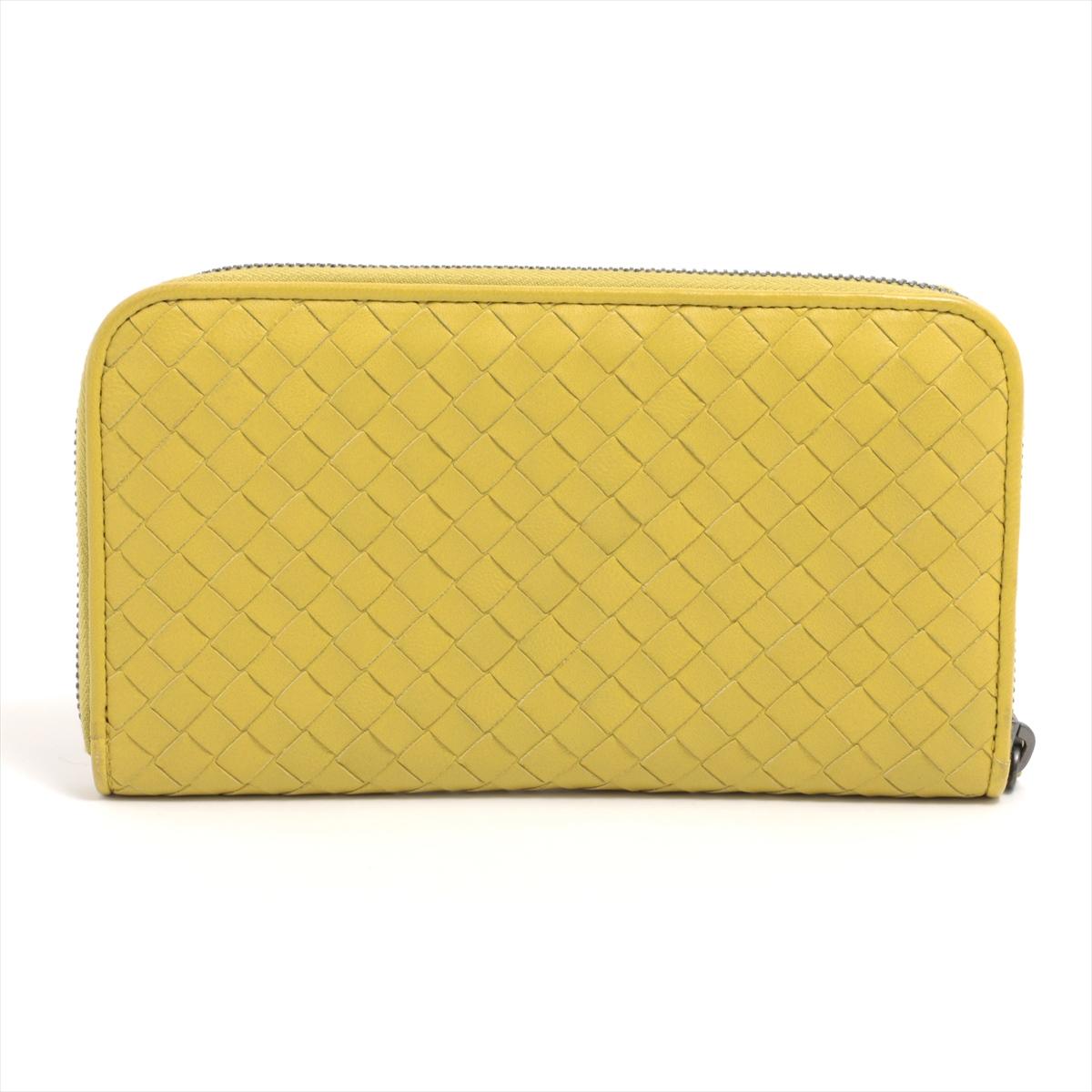 Bottega Veneta Intrecciato Leather Zippy Wallet Yellow Gold In Good Condition For Sale In Indianapolis, IN