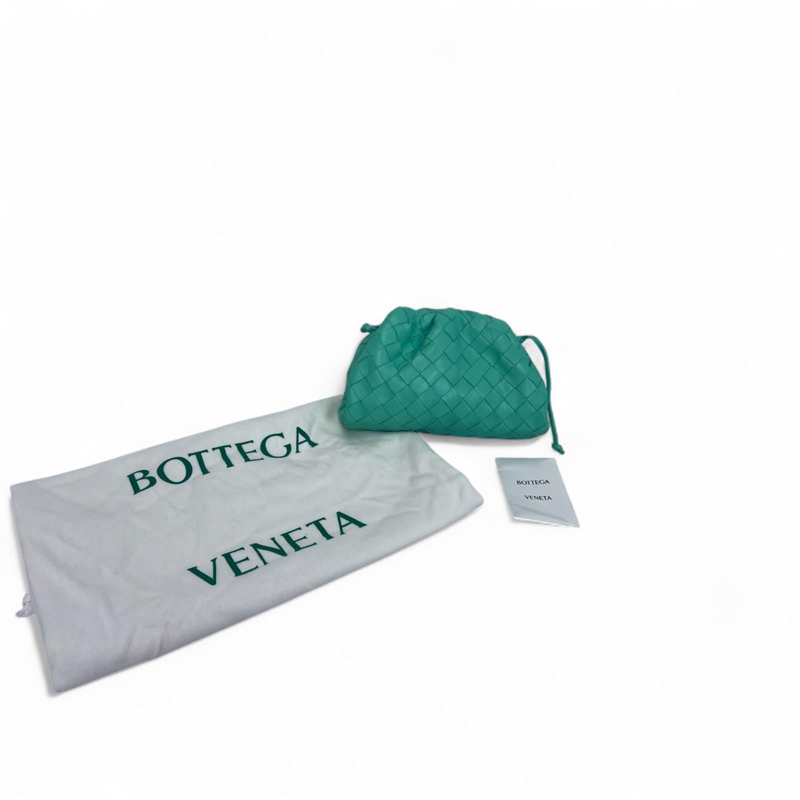Grigio Bottega Veneta Intrecciato Mini Pouch Greene & Greene in vendita