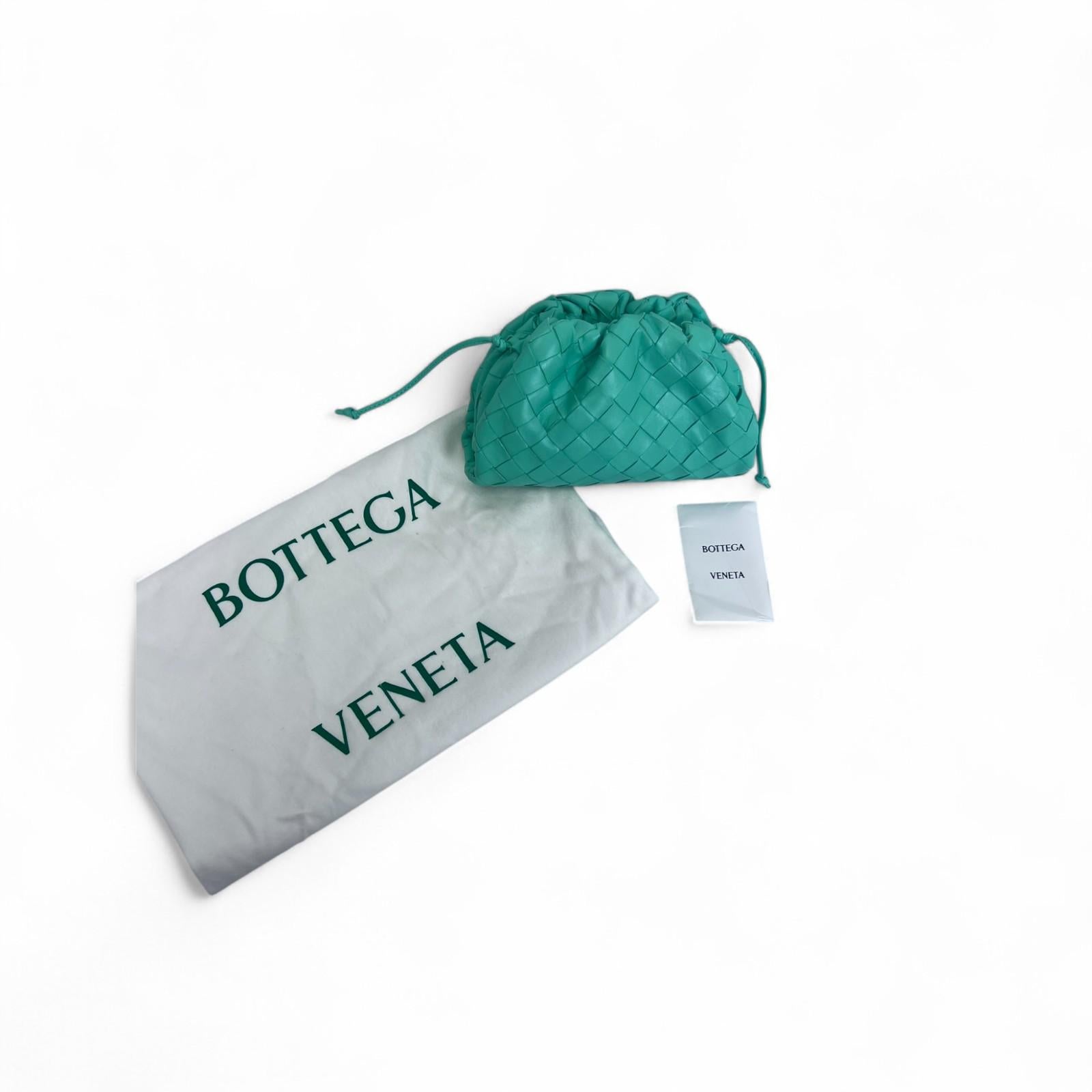 Bottega Veneta Intrecciato Mini Pouch Greene & Greene In condizioni ottime in vendita a West Hartford, CT