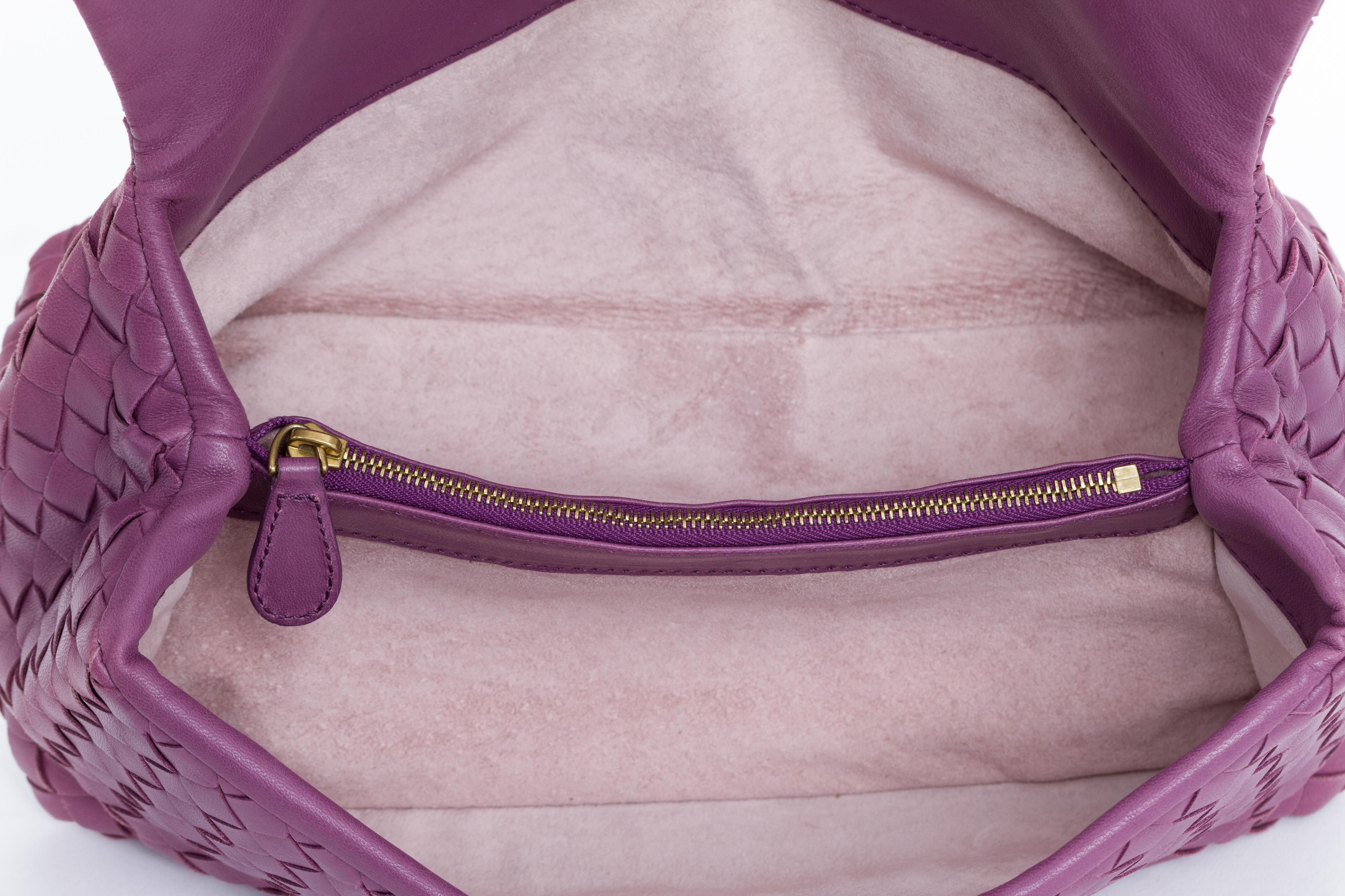 Bottega Veneta Intrecciato Purple Clutch Bag In Good Condition In West Hollywood, CA