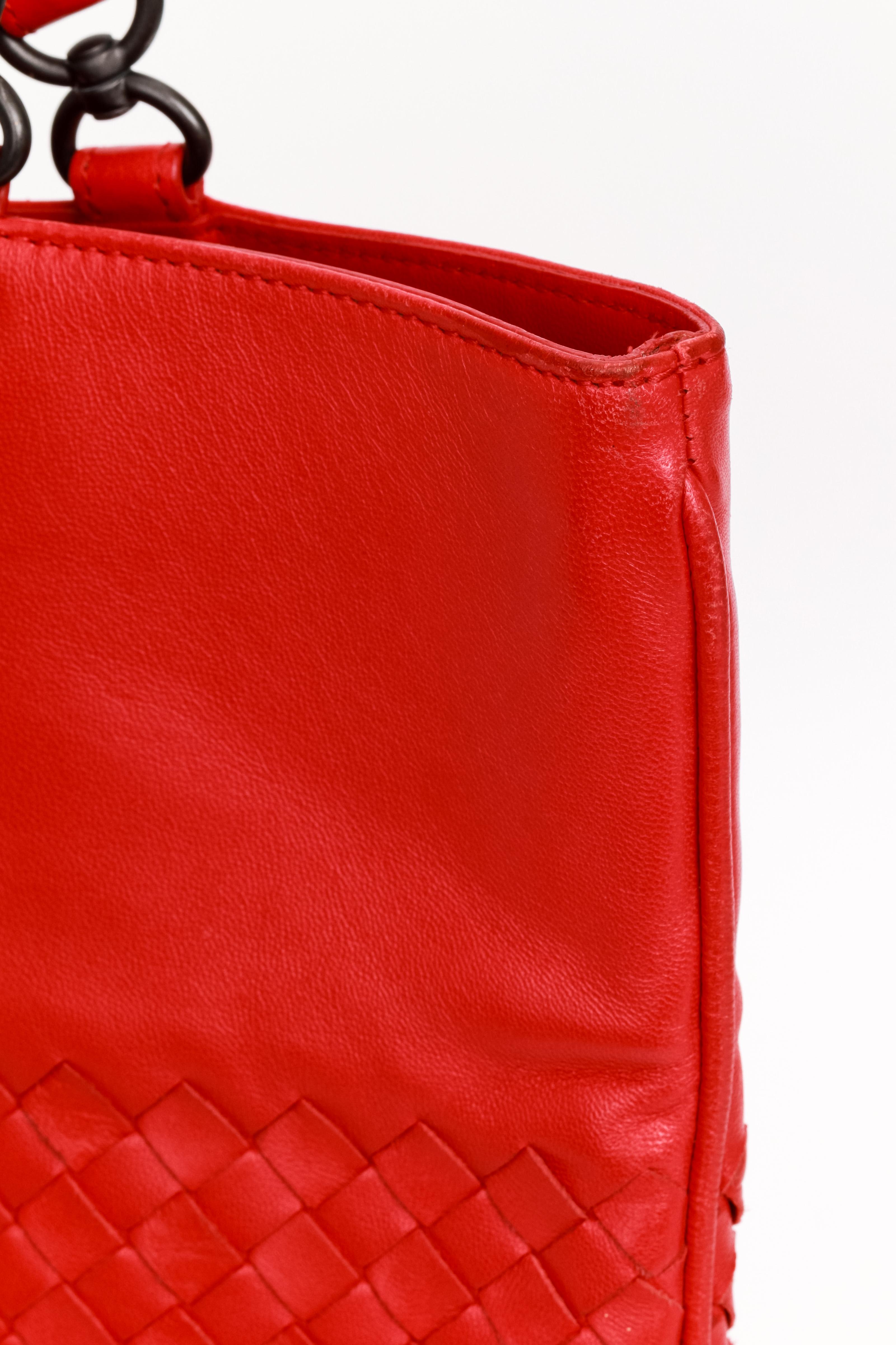 Bottega Veneta Intrecciato Red Lambskin Woven Leather Bag In Good Condition For Sale In West Hollywood, CA