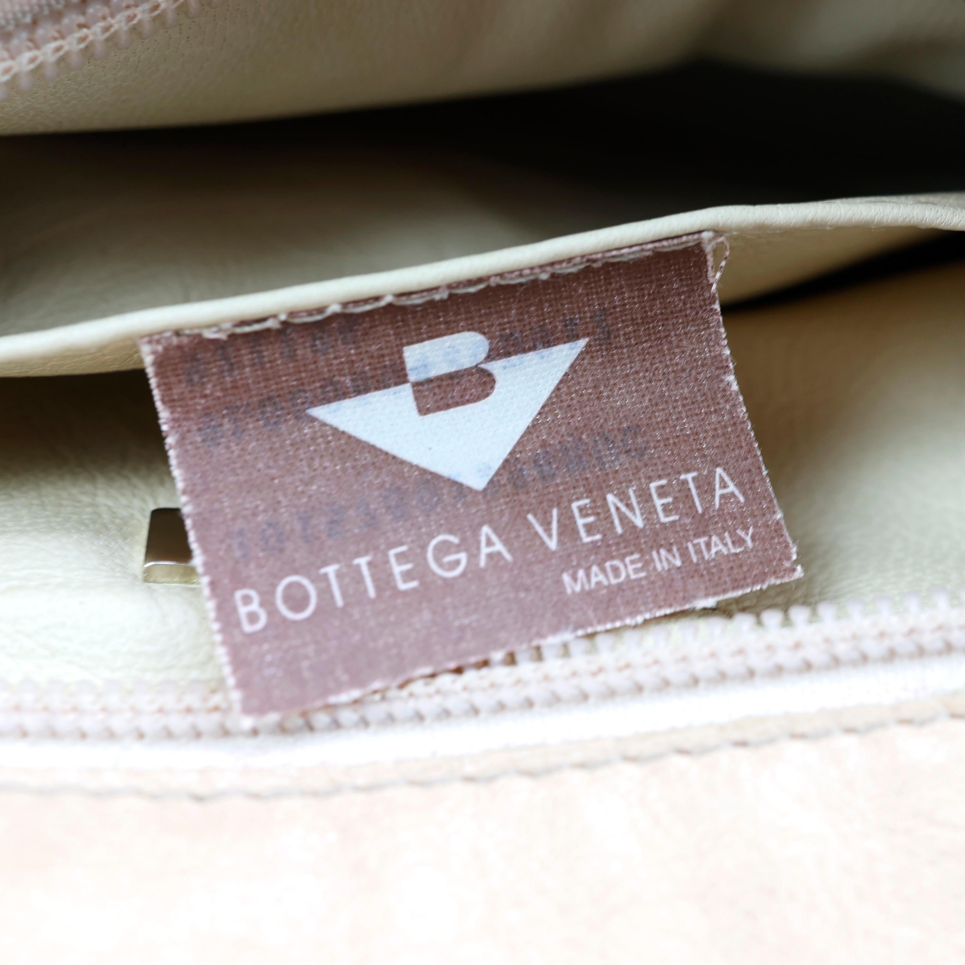 Bottega Veneta Intrecciato Shoulder Bag 6