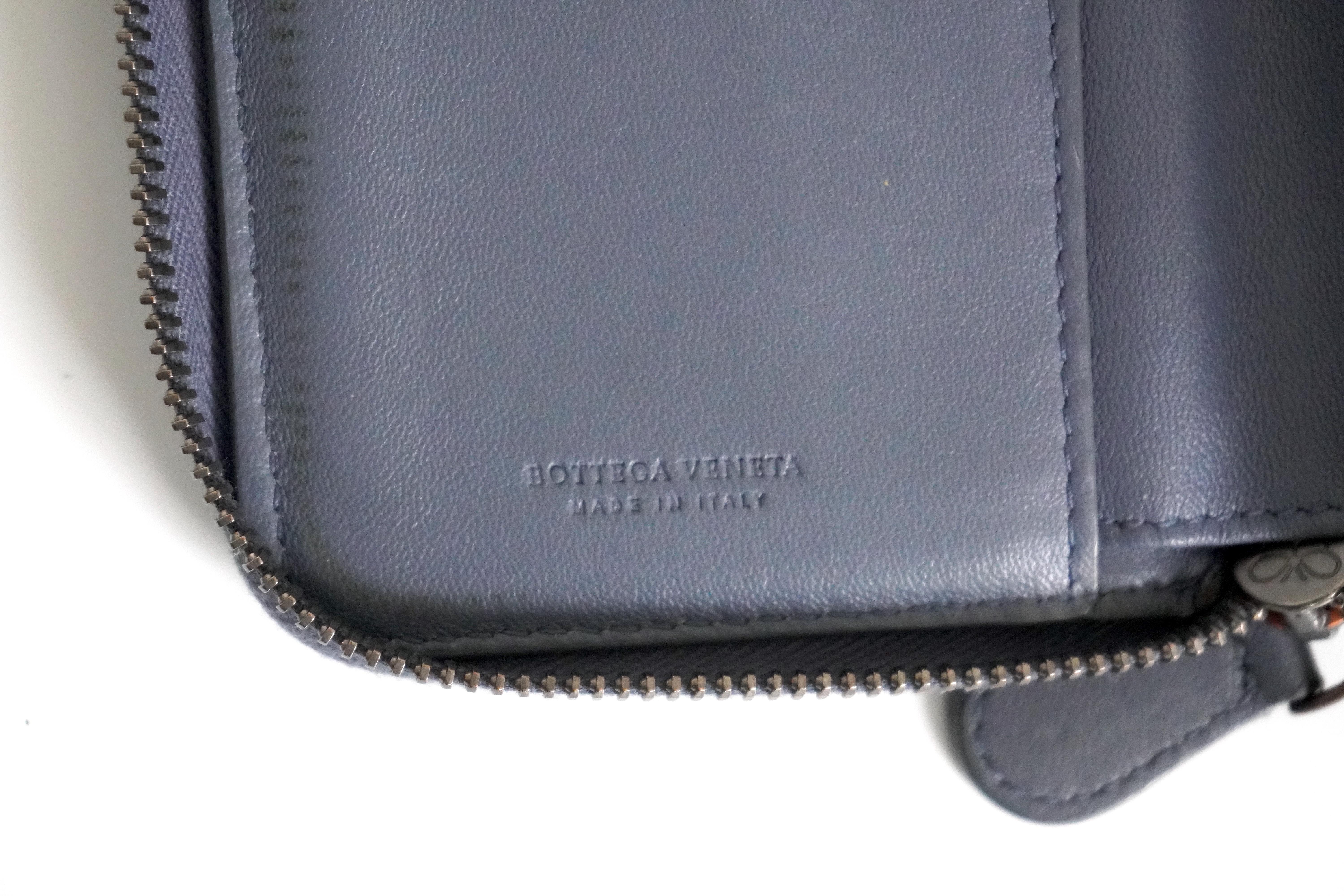 Portefeuille en cuir tissé Intrecciato Bottega Veneta  Pour femmes en vente