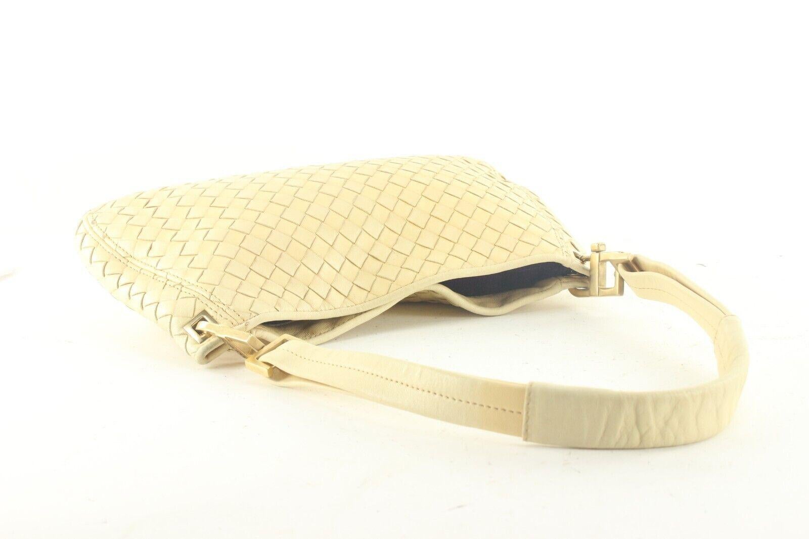 Bottega Veneta Ivory Beige Intrecciato Woven Leather Shoulder Bag 1BV912K For Sale 1