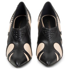 BOTTEGA VENETA ivory & black leather POINTED TOE ANKLE Boots Shoes 40