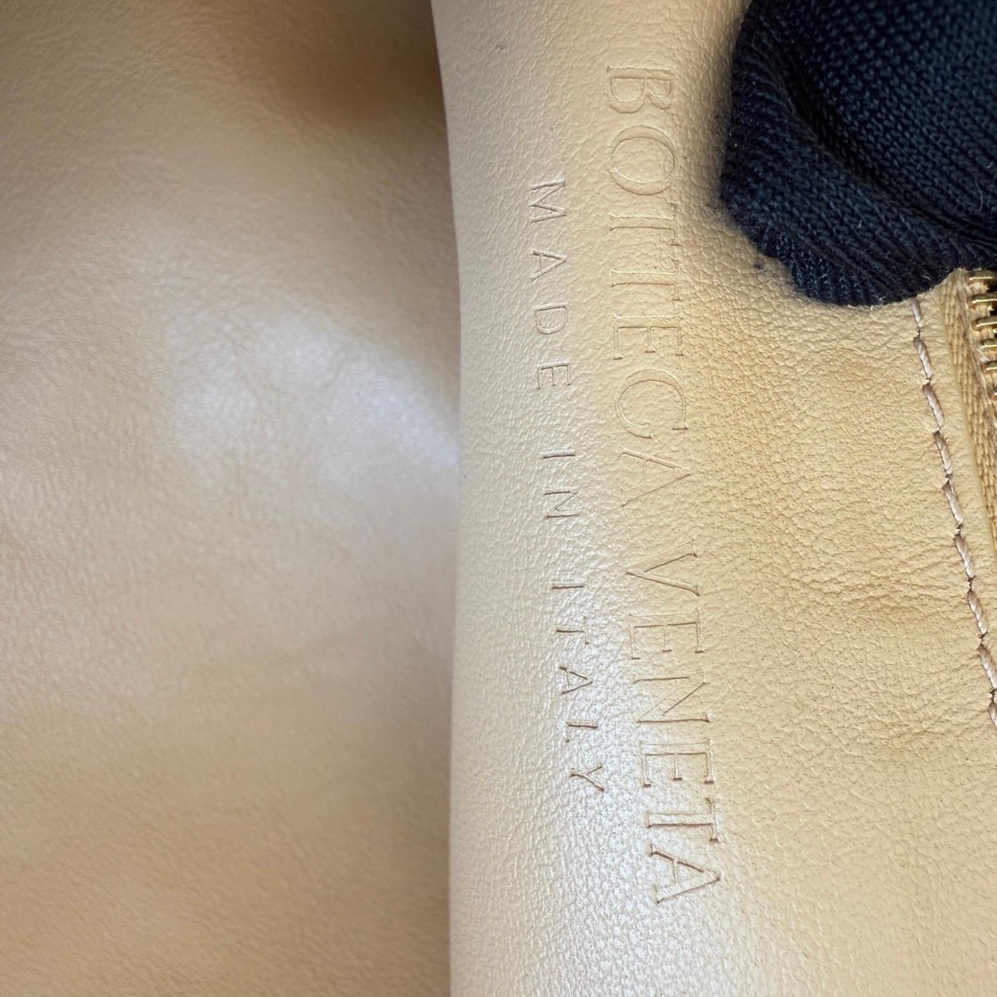Bottega Veneta Jodie Classic Large Almond Beige Lambskin Leather Clutch Bag For Sale 15