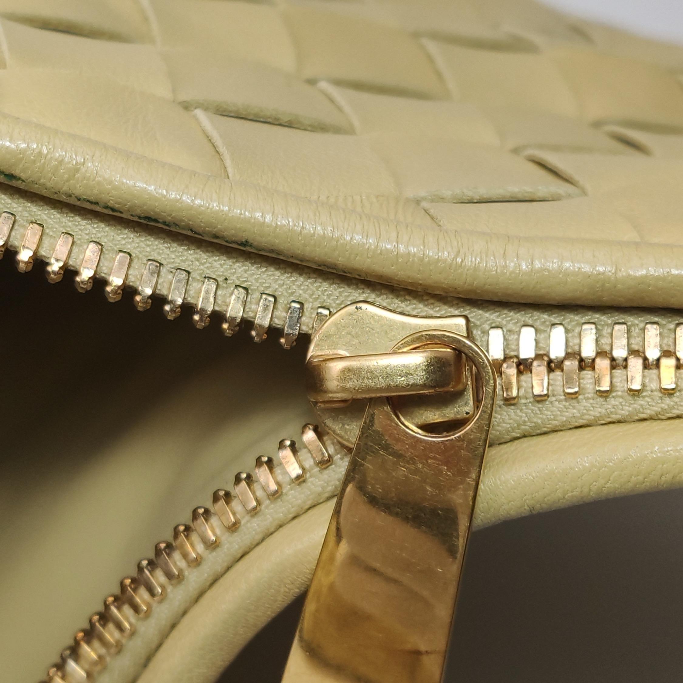 Bottega Veneta JODI Maxi Cuir d'agneau Beige Avoine 70cm en vente 8