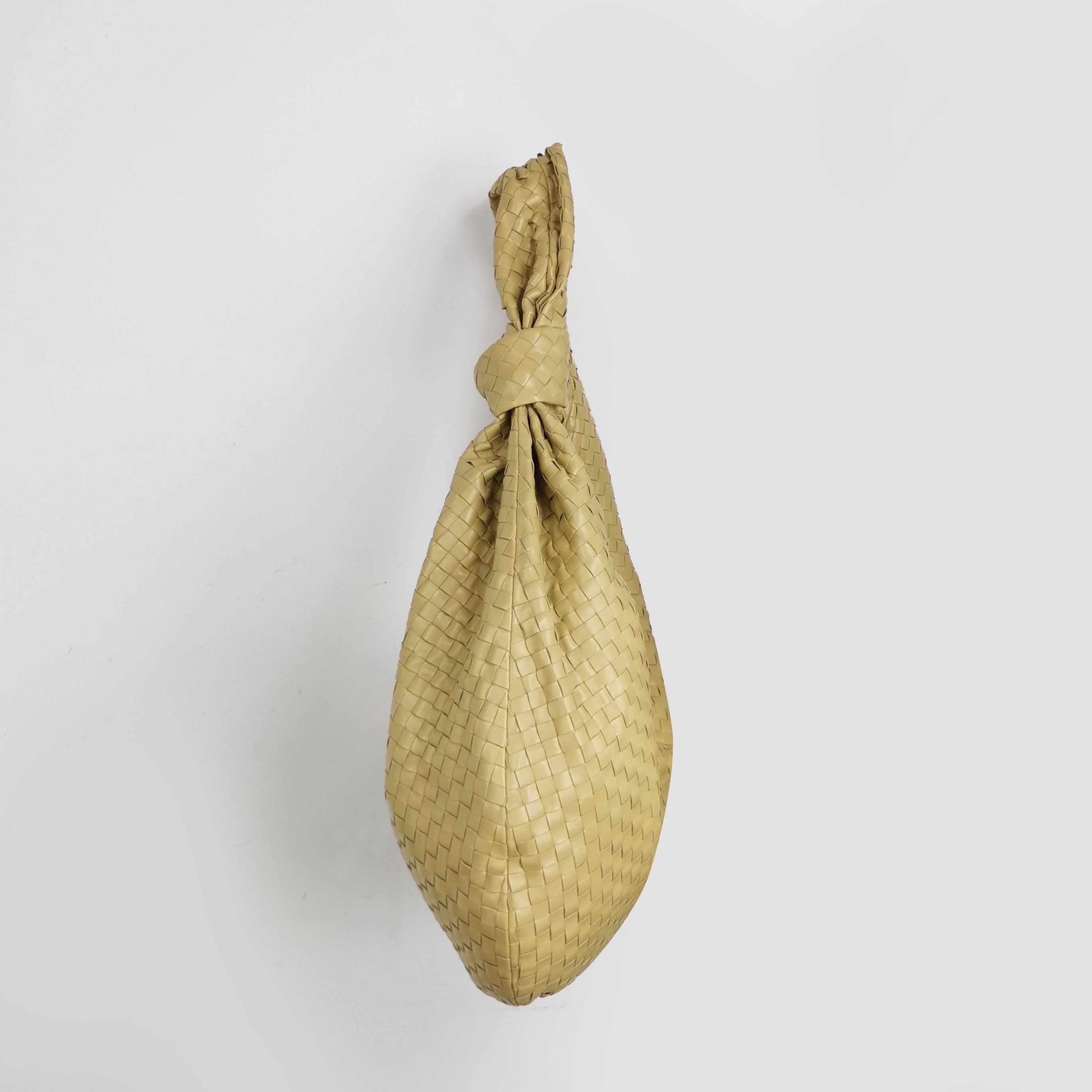 Bottega Veneta JODI Maxi Cuir d'agneau Beige Avoine 70cm en vente 1