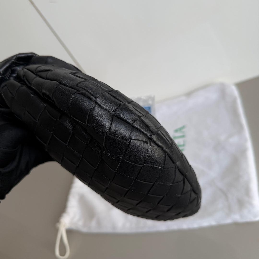 Bottega Veneta Jodie Mini Piel Negra Herrajes Dorados en venta 5