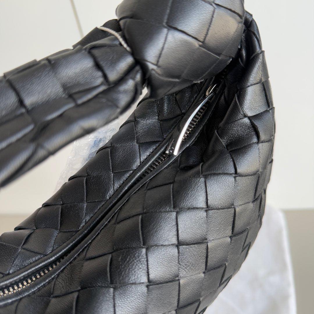 Bottega Veneta Jodie Mini Piel Negra Herrajes Dorados en venta 7