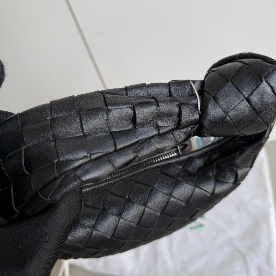 Bottega Veneta Jodie Mini Piel Negra Herrajes Dorados en venta 9