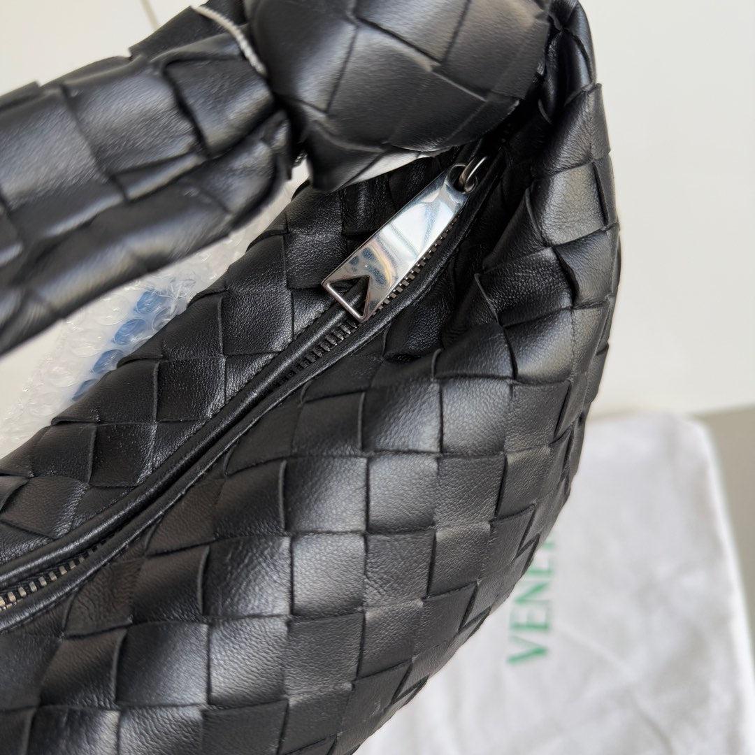 Bottega Veneta Jodie Mini Piel Negra Herrajes Dorados en venta 10