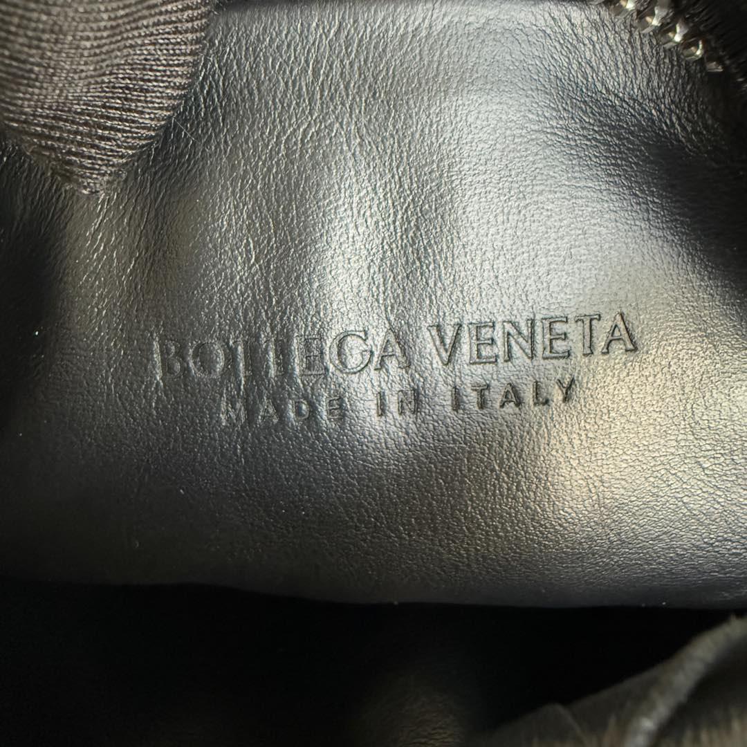 Bottega Veneta Jodie Mini Piel Negra Herrajes Dorados en venta 11