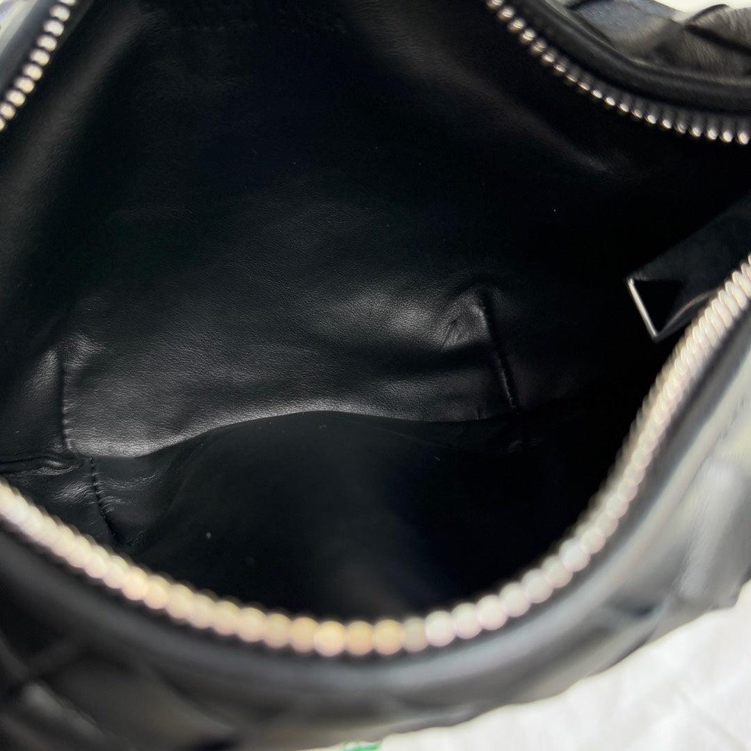 Bottega Veneta Jodie Mini Piel Negra Herrajes Dorados en venta 12