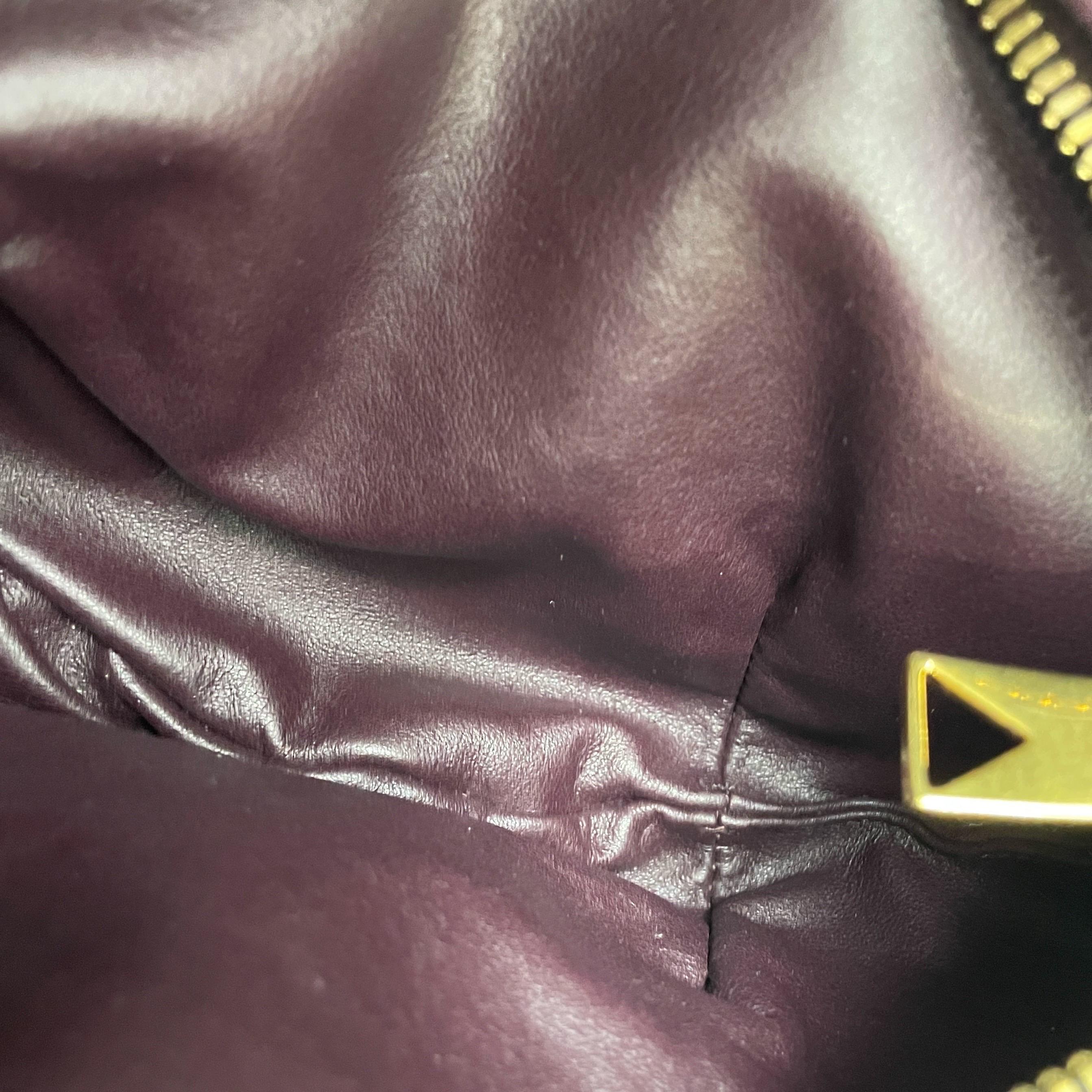Bottega Veneta Jodie Mini in pelle di Borgogna scuro e vino in vendita 4